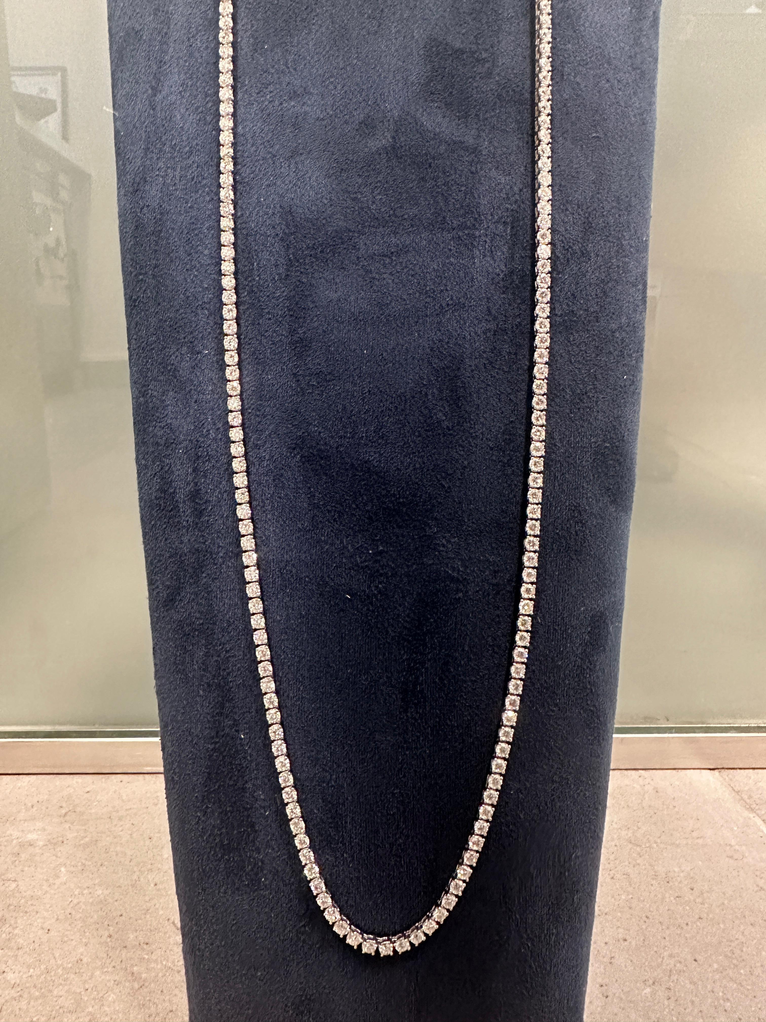 Collar de tenis con diamantes en línea recta de 43 quilates en oro blanco de 18 quilates, 36 pulgadas Corte redondo en venta