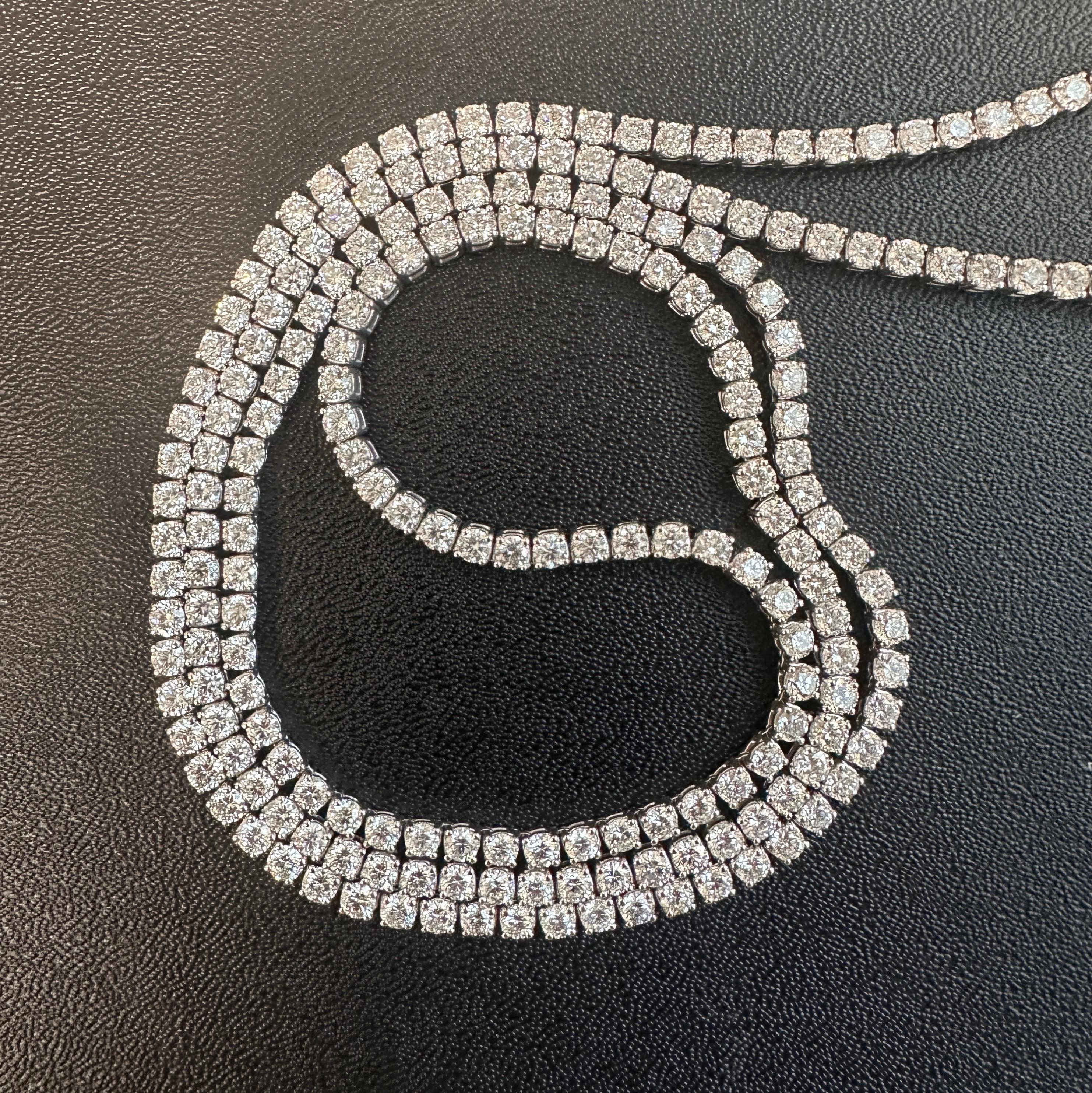Collar de tenis con diamantes en línea recta de 43 quilates en oro blanco de 18 quilates, 36 pulgadas en Nuevo estado para la venta en New York, NY