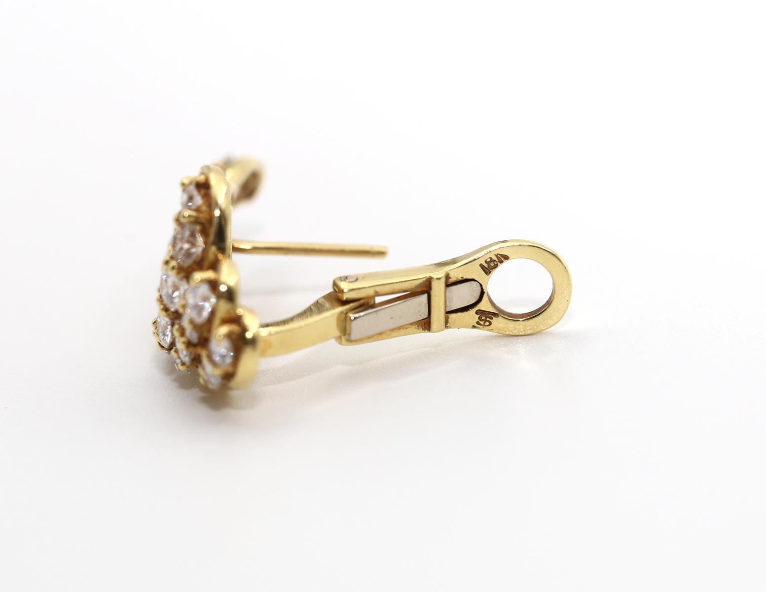 Boucles d'oreilles en diamant de 4,3 carats en or jaune 18 carats, 1970 en vente 4