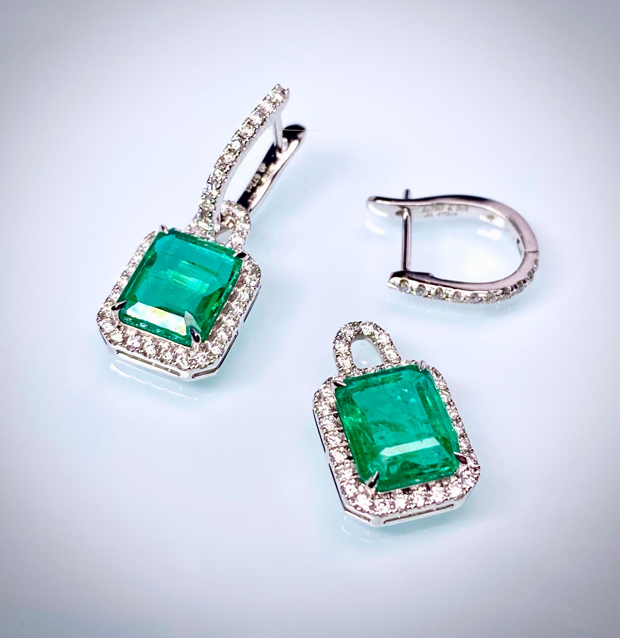 Contemporary Eostre Emerald and Diamond Detachable Earring in 18K White Gold For Sale