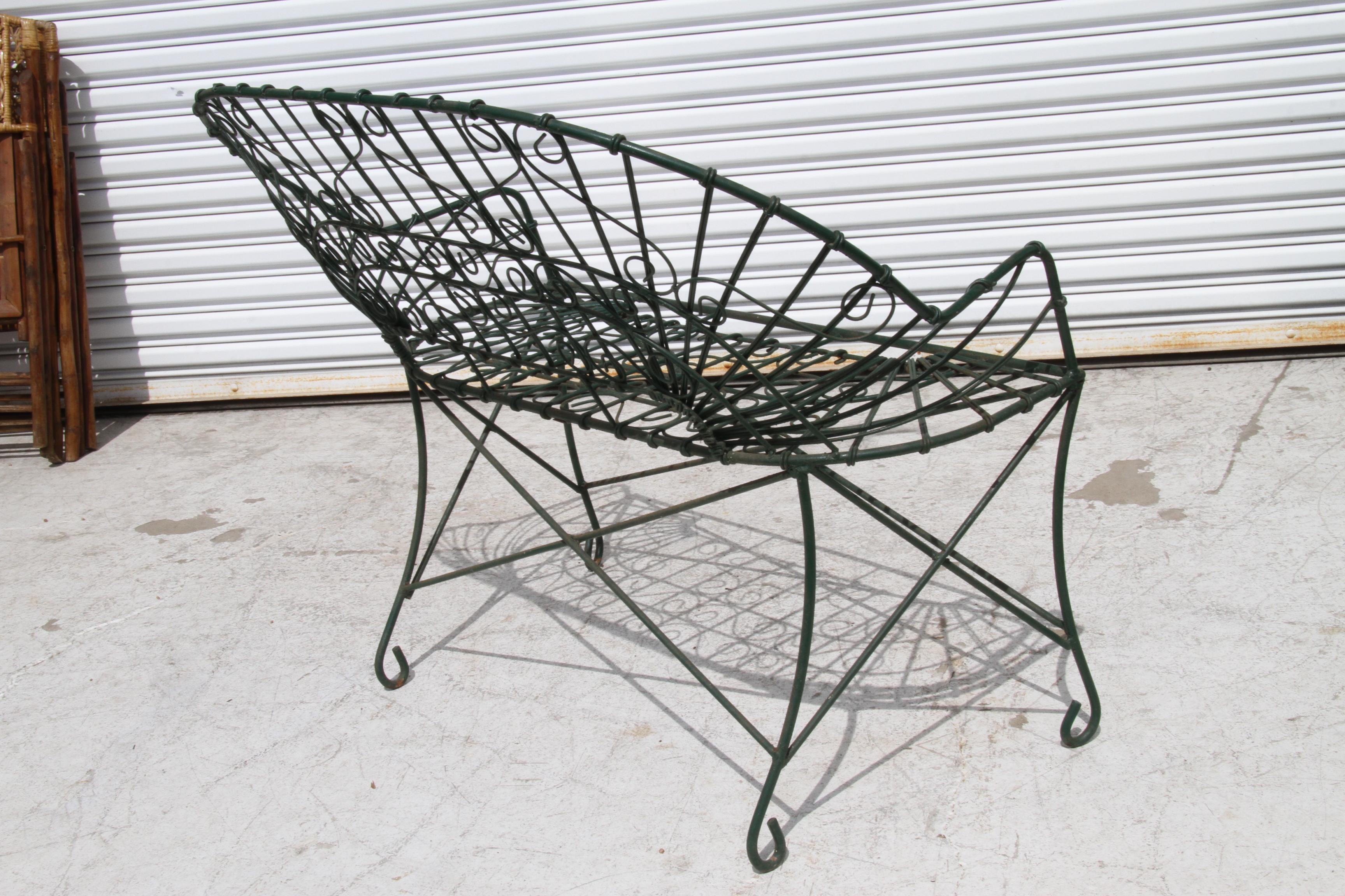 Metal English Country Style Wire Outdoor Settee For Sale