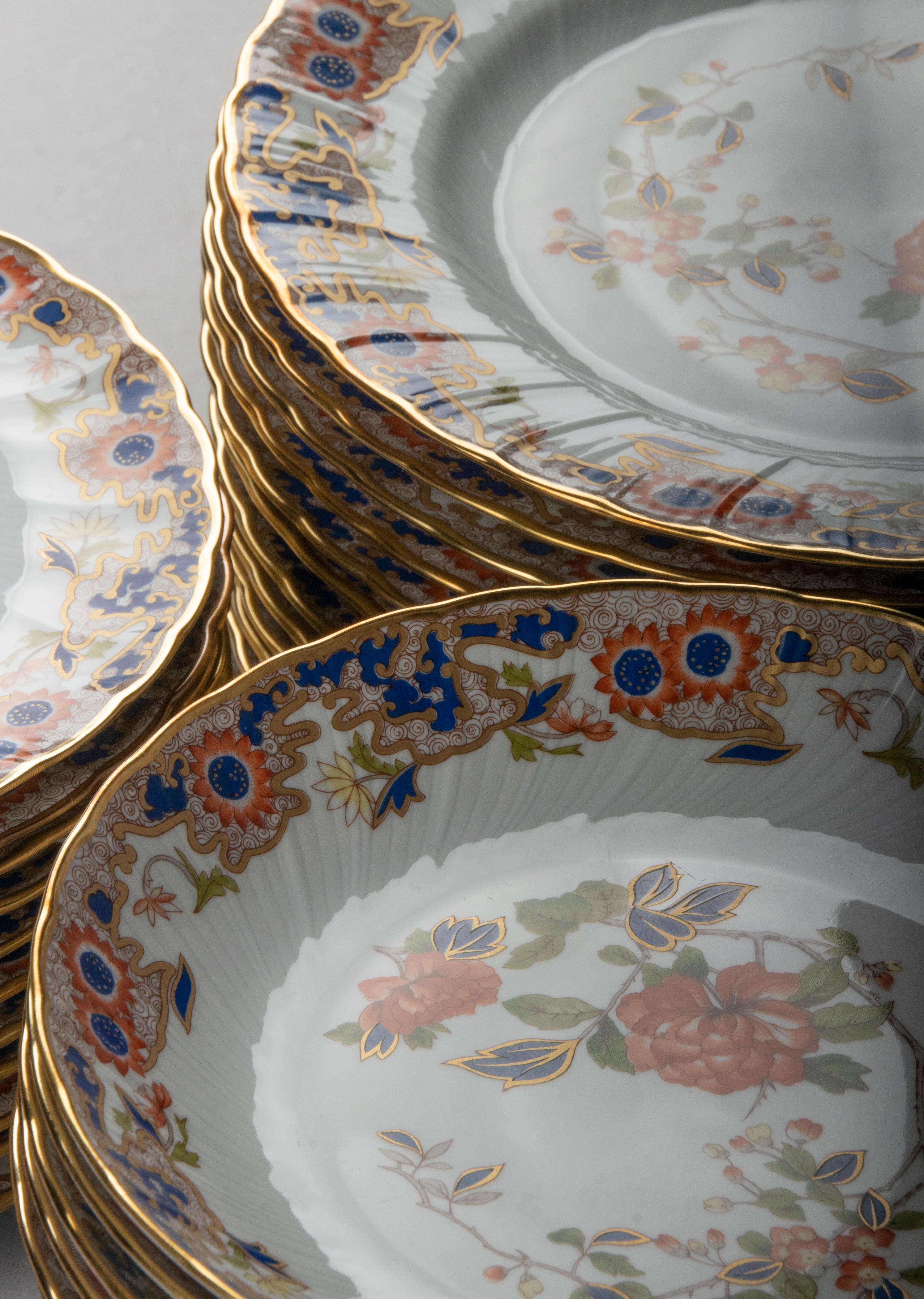 43-Piece Set of Porcelain Tableware made by Bernardaud Limoges model Singapour 4