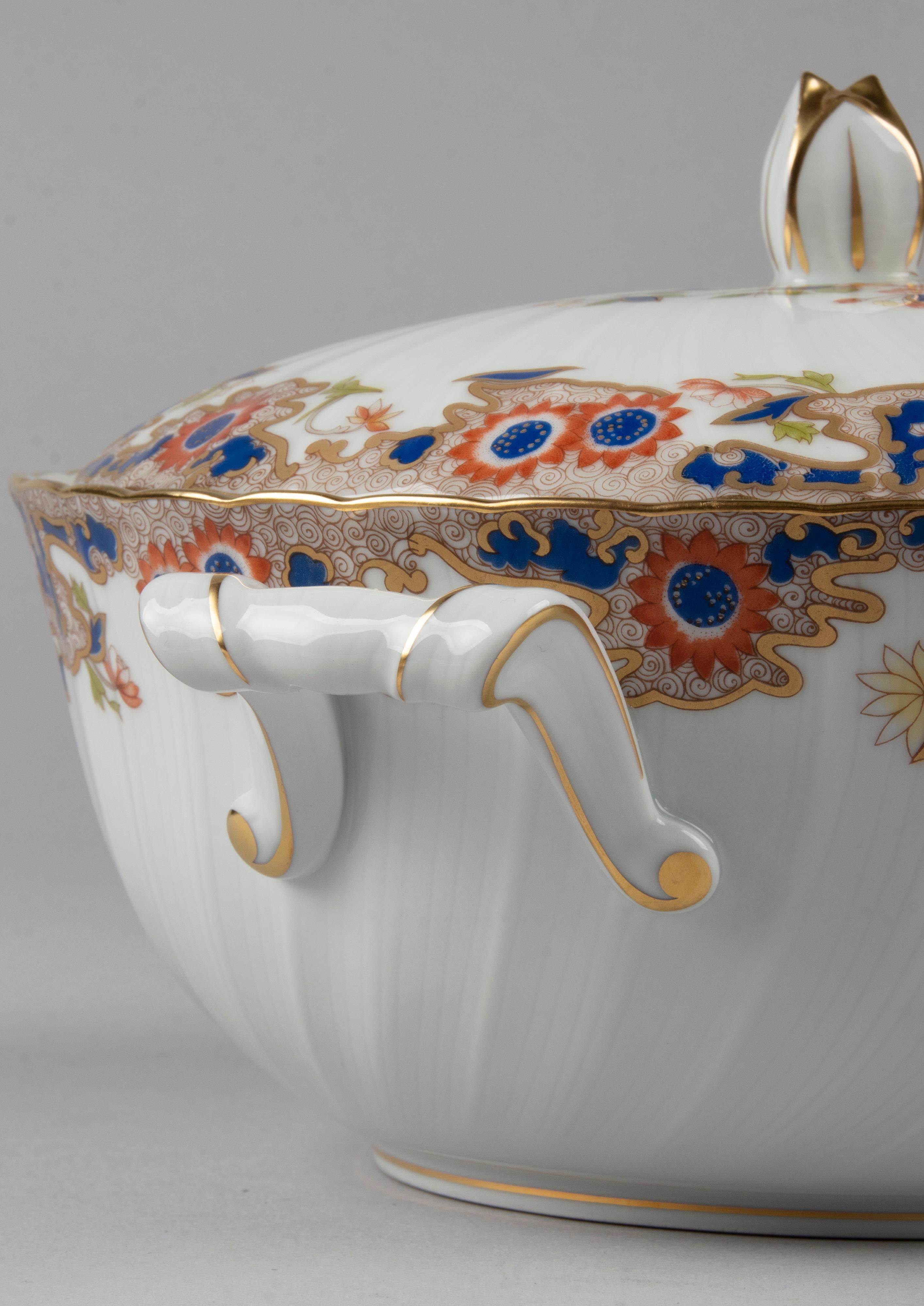 43-Piece Set of Porcelain Tableware made by Bernardaud Limoges model Singapour 8