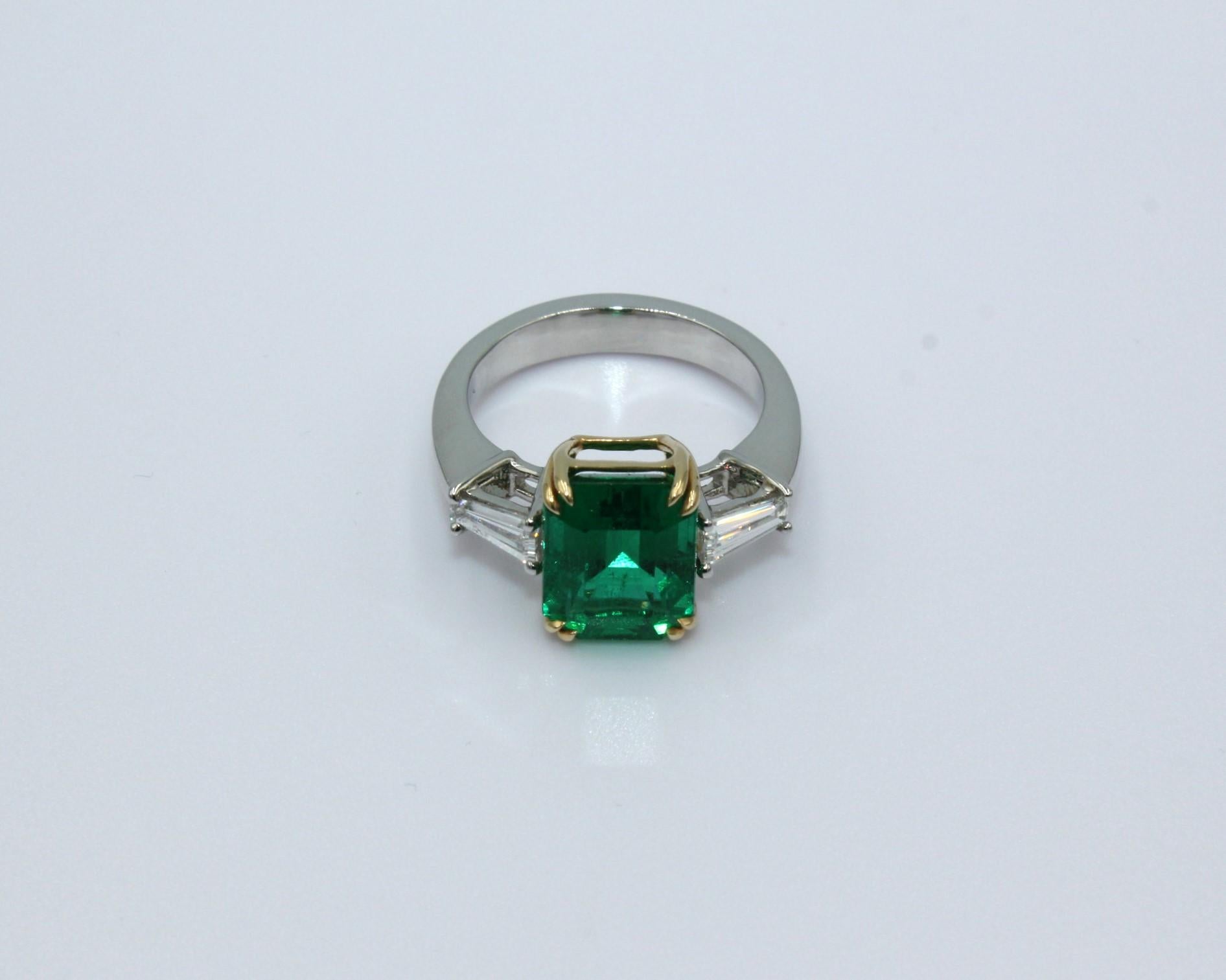 4.30 Carat Emerald & Diamond Ring For Sale 1
