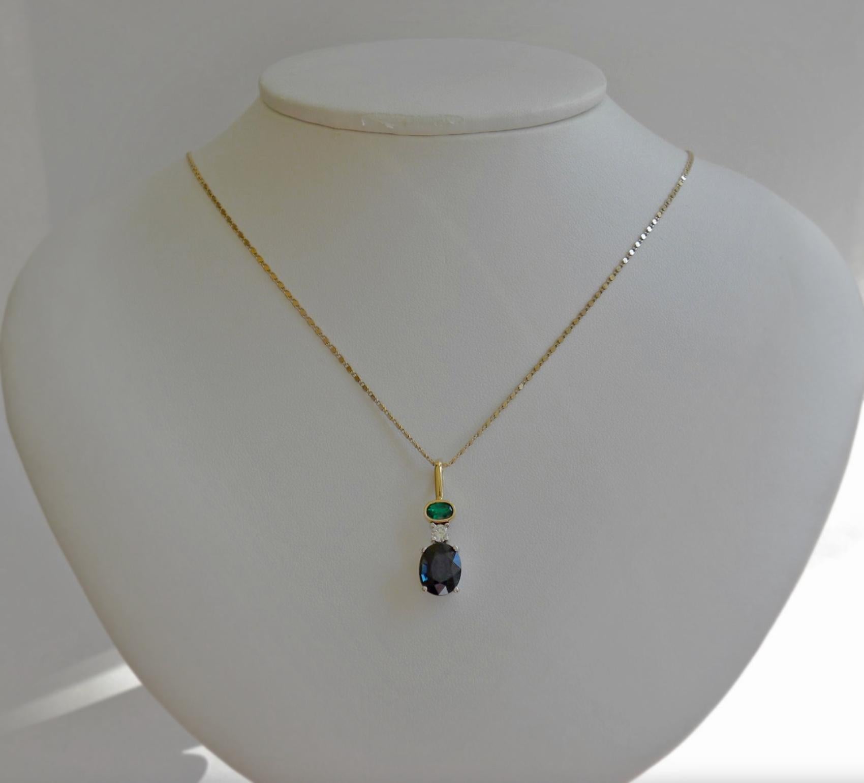 Contemporary 4.30 Carat Estate Blue Sapphire Emerald and Diamond Drop Pendant Necklace