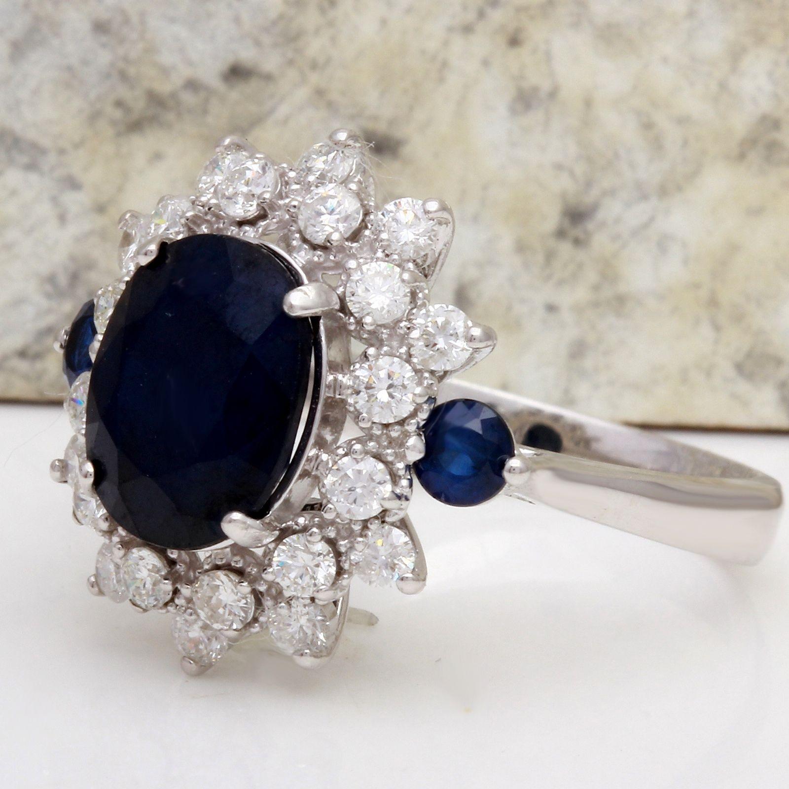 Round Cut 4.30 Carat Exquisite Natural Blue Sapphire and Diamond 14 Karat Solid White Gold For Sale