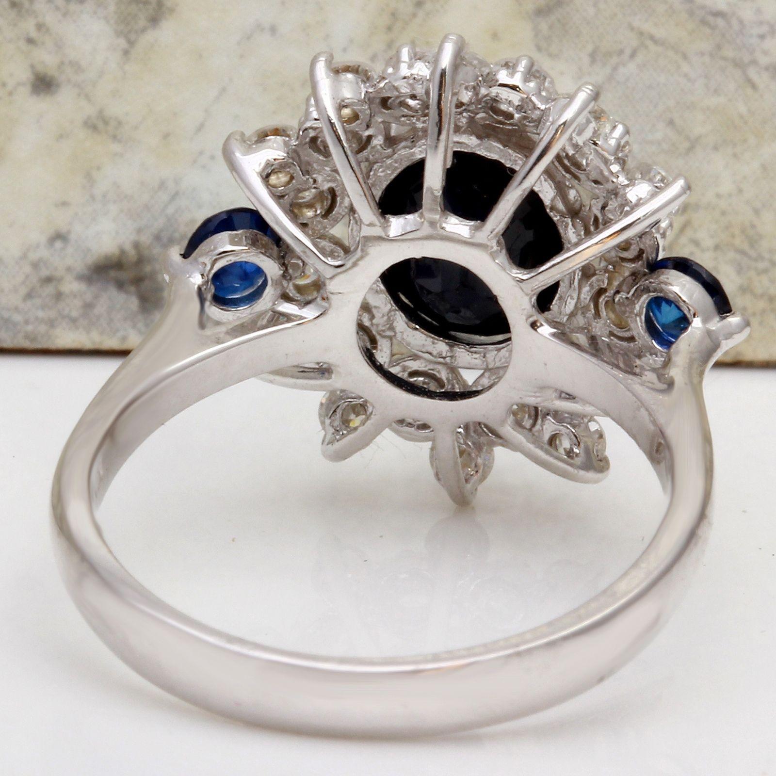 4.30 Carat Exquisite Natural Blue Sapphire and Diamond 14 Karat Solid White Gold In New Condition For Sale In Los Angeles, CA