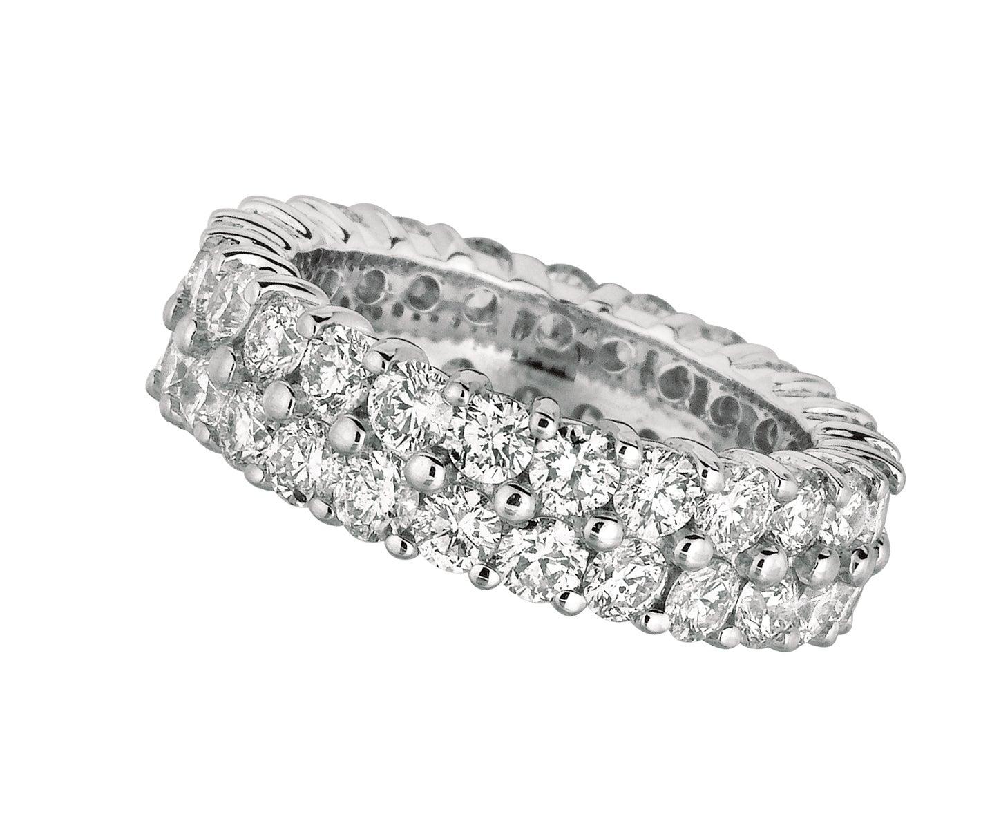 En venta: 4,30 quilates de diamantes naturales de 2 filas Anillo de la eternidad Banda G SI 18 quilates de oro blanco  4