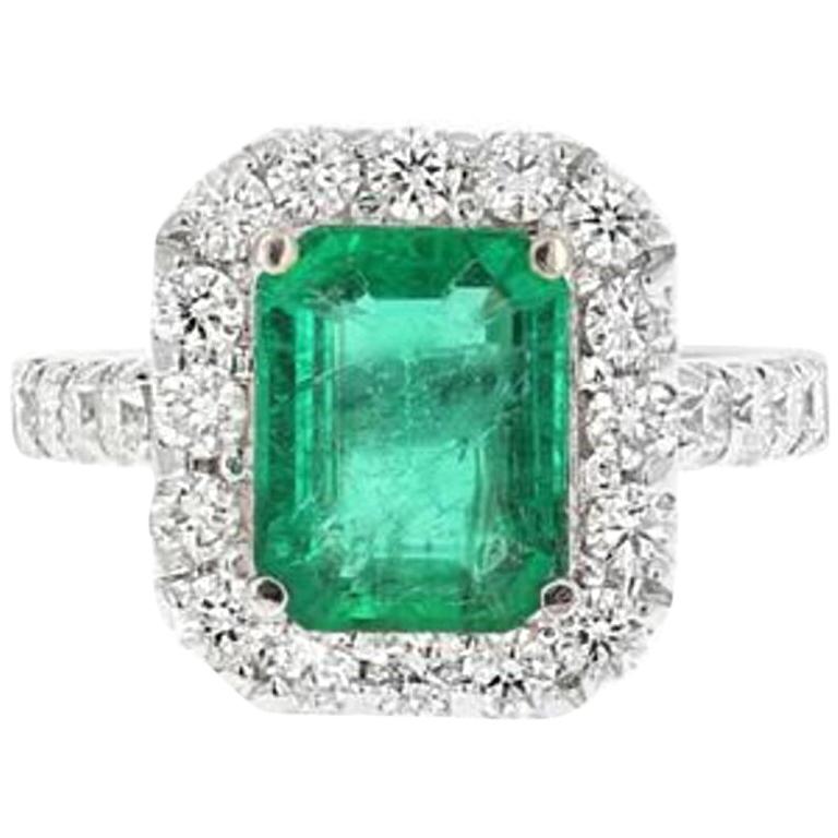 4.30 Carat Natural Emerald and Diamond 14 Karat Solid White Gold Ring For Sale