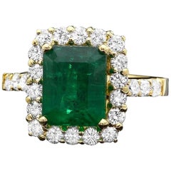 4.30 Carat Natural Emerald and Diamond 14 Karat Solid Yellow Gold Ring