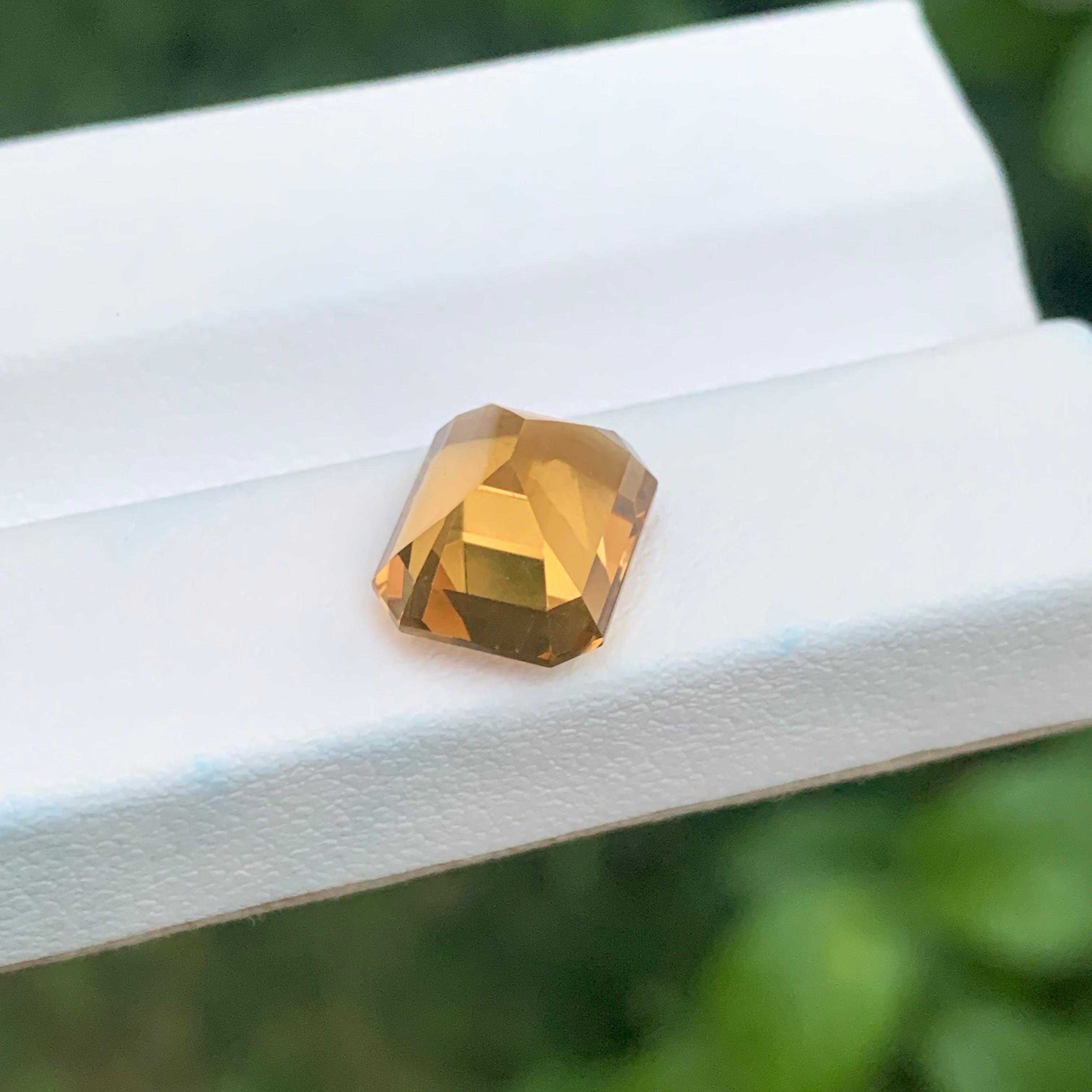 4.30 Carat Natural Loose Citrine Emerald Shape Gemstone In New Condition For Sale In Peshawar, PK