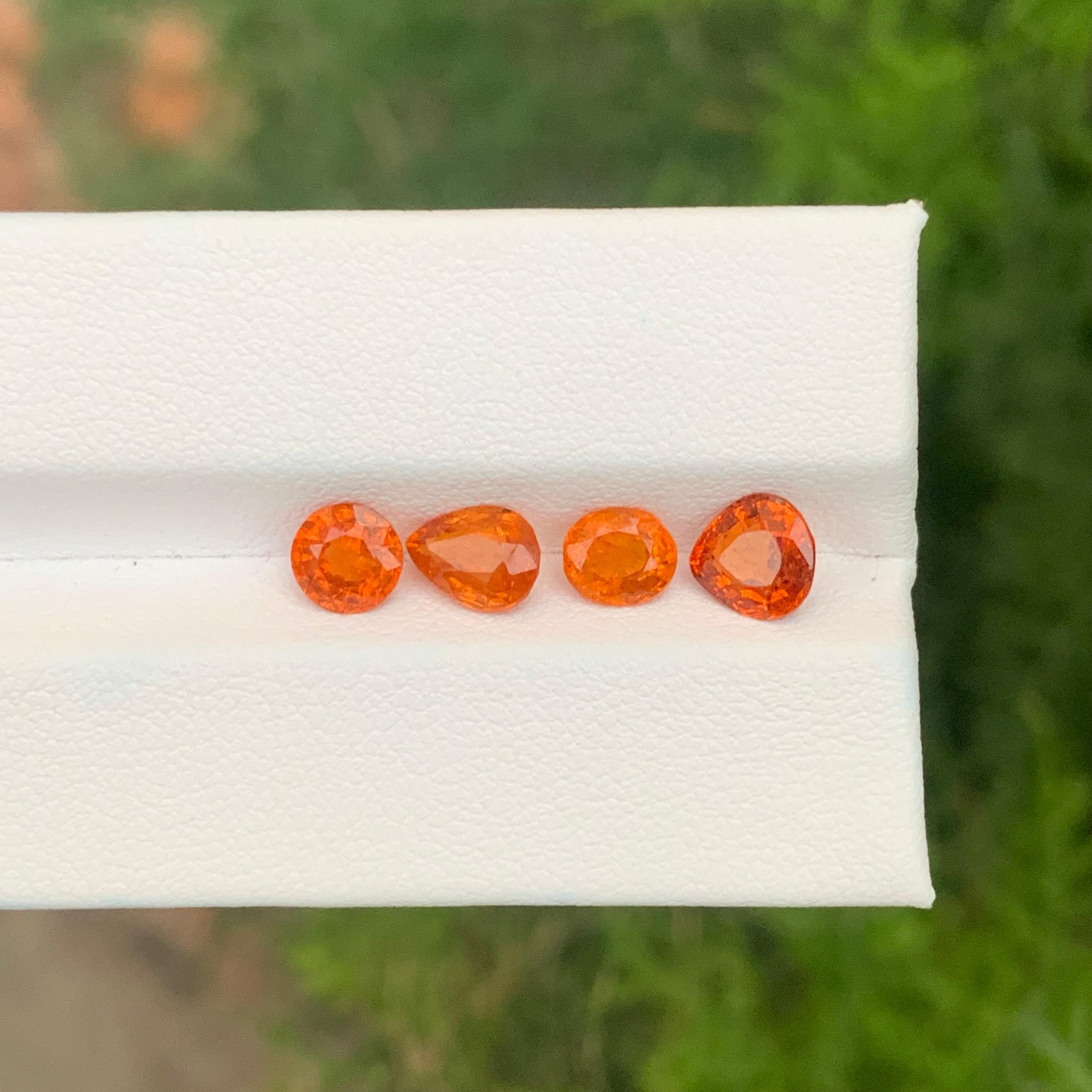Facettierter Spessartin-Granat Posten

Gewicht: 4,30 Karat
Größen: 0,60 bis 1,30 Karat
Herkunft: Madagaskar
Farbe: Orange Fanta
Zertifikat: Auf Anfrage

Spessartin ist ein Mangan-Aluminium-Granat; das Mangan verleiht ihm die orangefarbene Färbung,