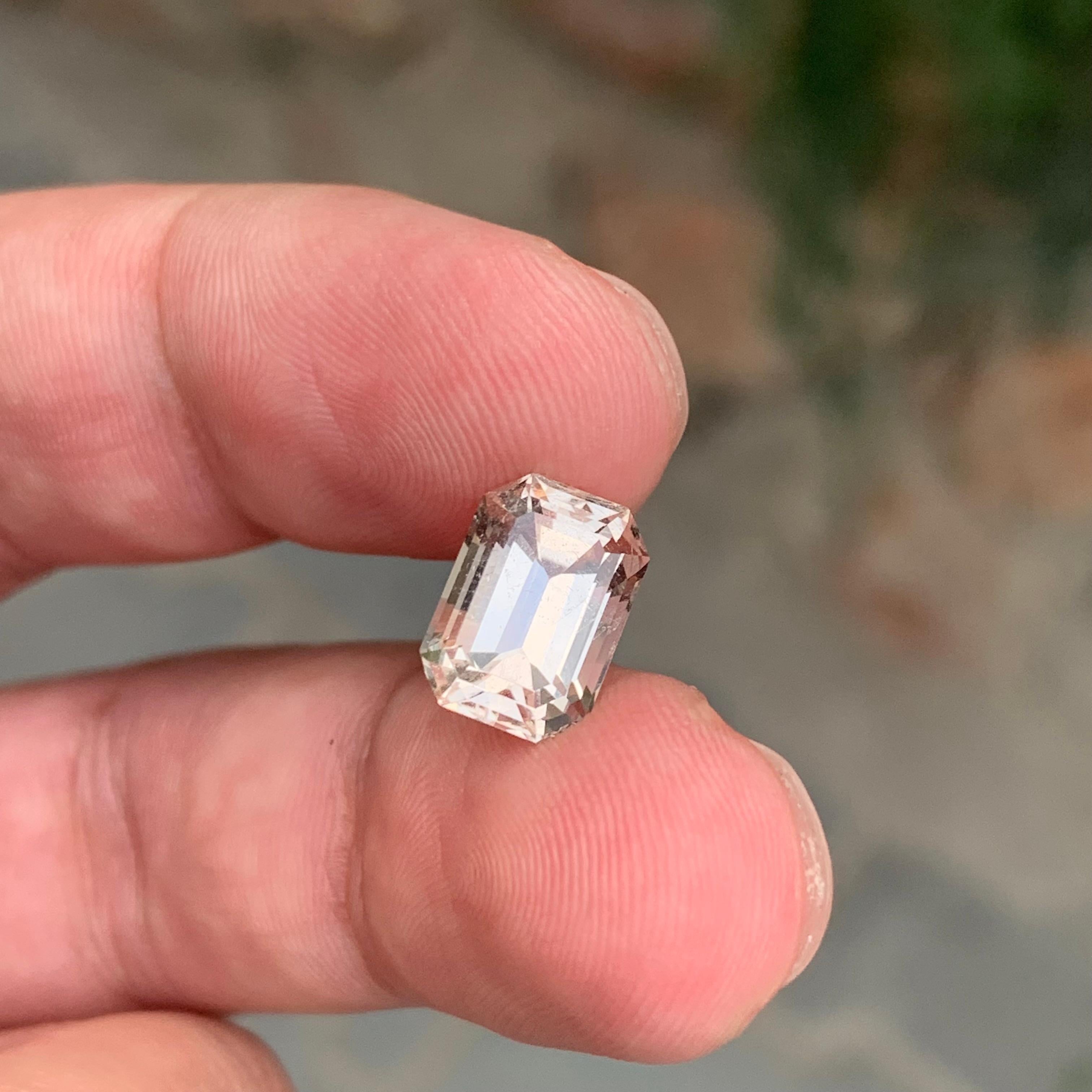 4.30 Carat Natural Loose Golden Topaz Emerald Shape Gemstone For Sale 3
