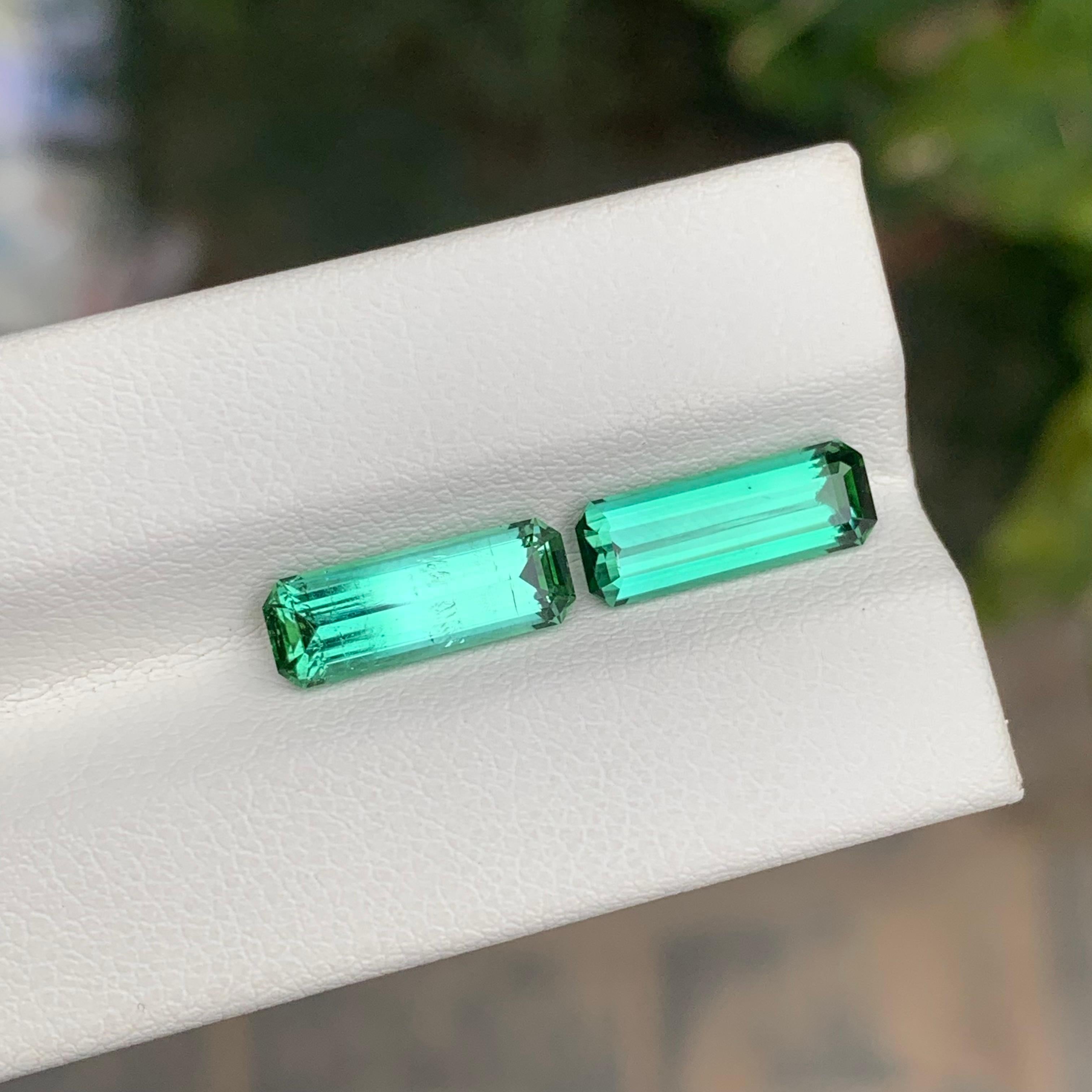 4,30 Karat Natürlicher loser grüner Turmalin Paar Smaragd Form Edelstein für Damen oder Herren im Angebot