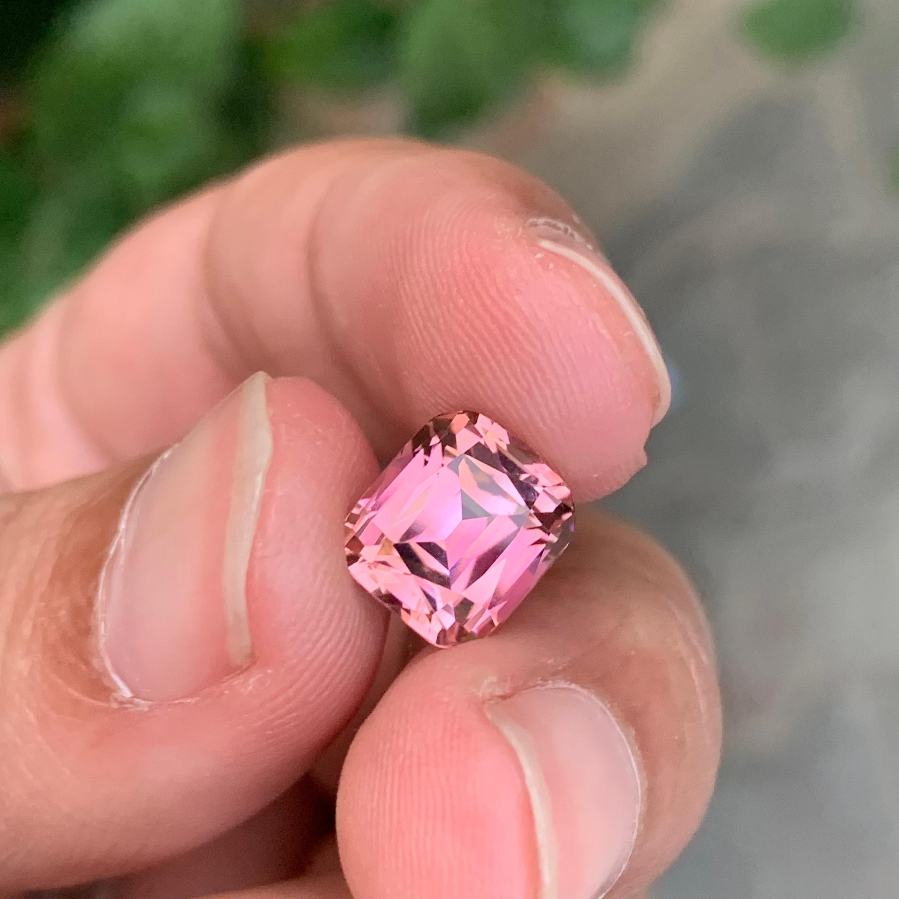 Gema natural suelta de turmalina rosa suave de 4,30 quilates en forma de cojín en venta 4
