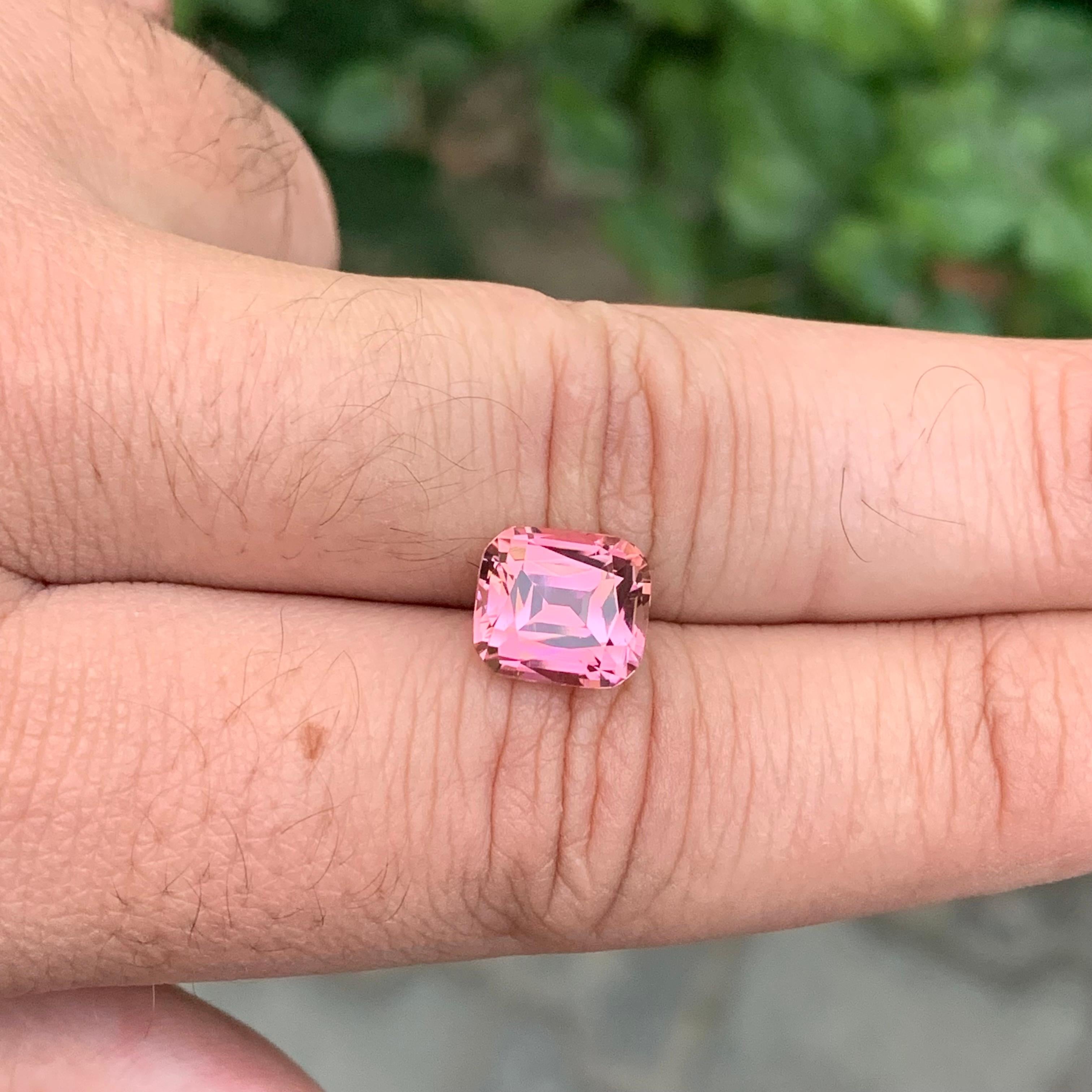Gema natural suelta de turmalina rosa suave de 4,30 quilates en forma de cojín en venta 6