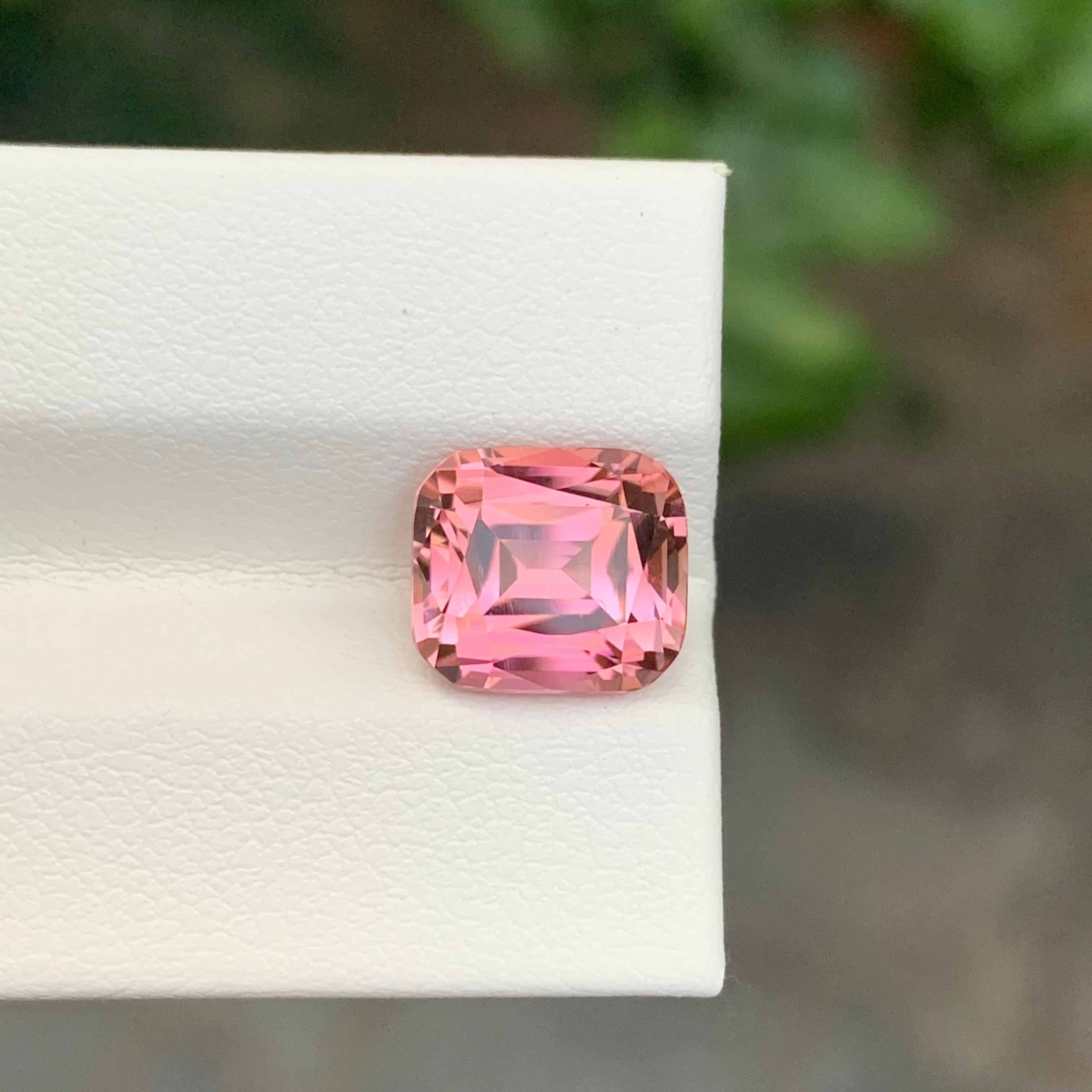 Gema natural suelta de turmalina rosa suave de 4,30 quilates en forma de cojín Artes y manualidades en venta