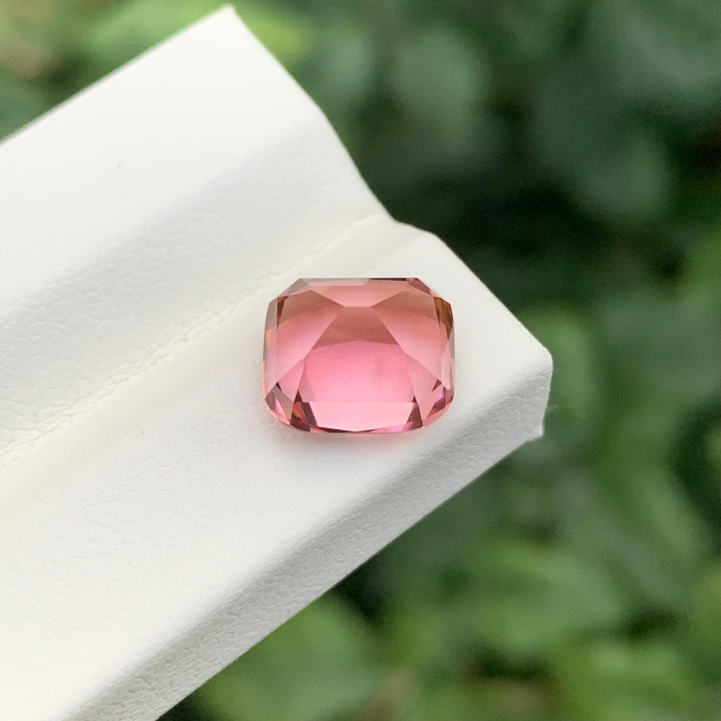 Gema natural suelta de turmalina rosa suave de 4,30 quilates en forma de cojín en venta 2