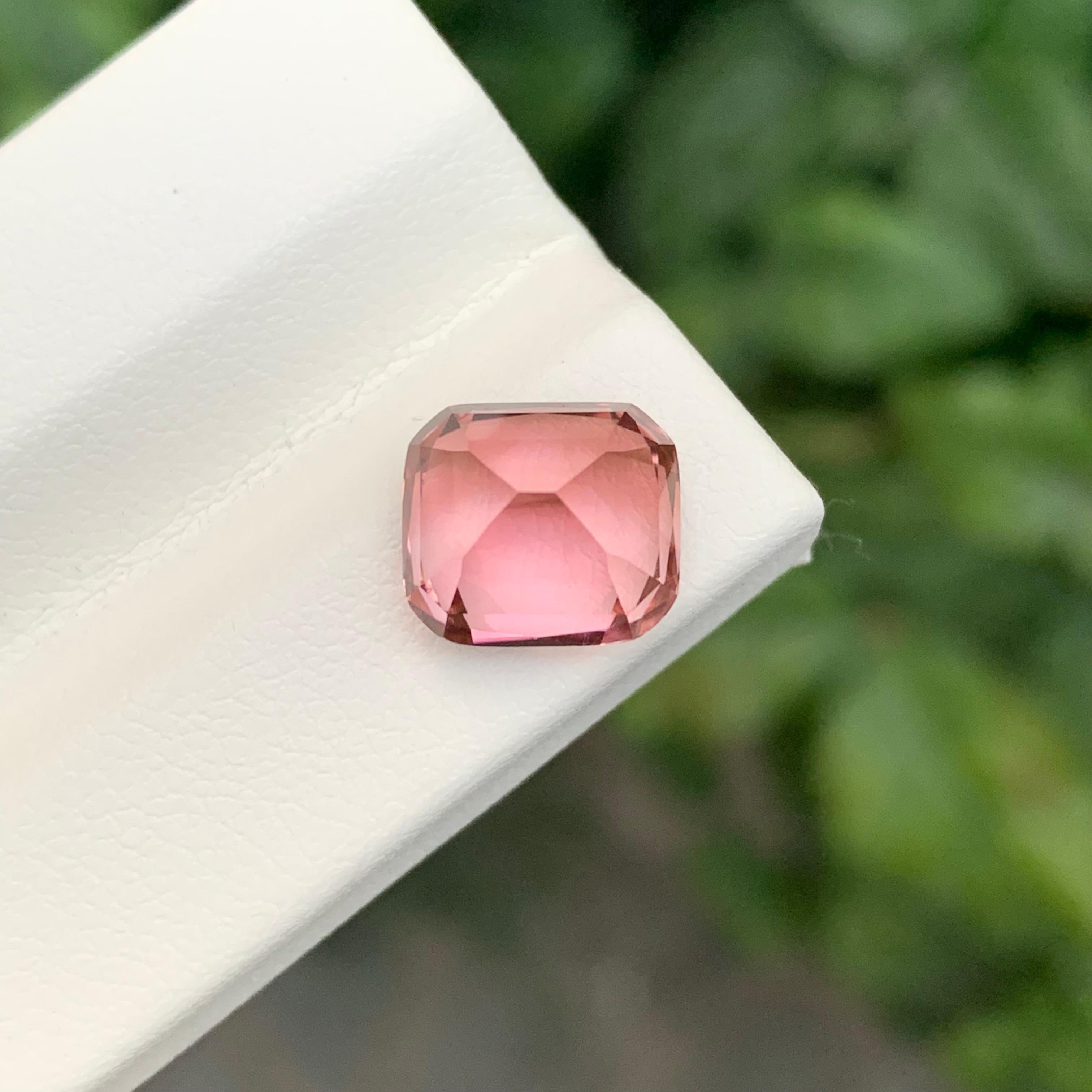 Gema natural suelta de turmalina rosa suave de 4,30 quilates en forma de cojín en venta 3