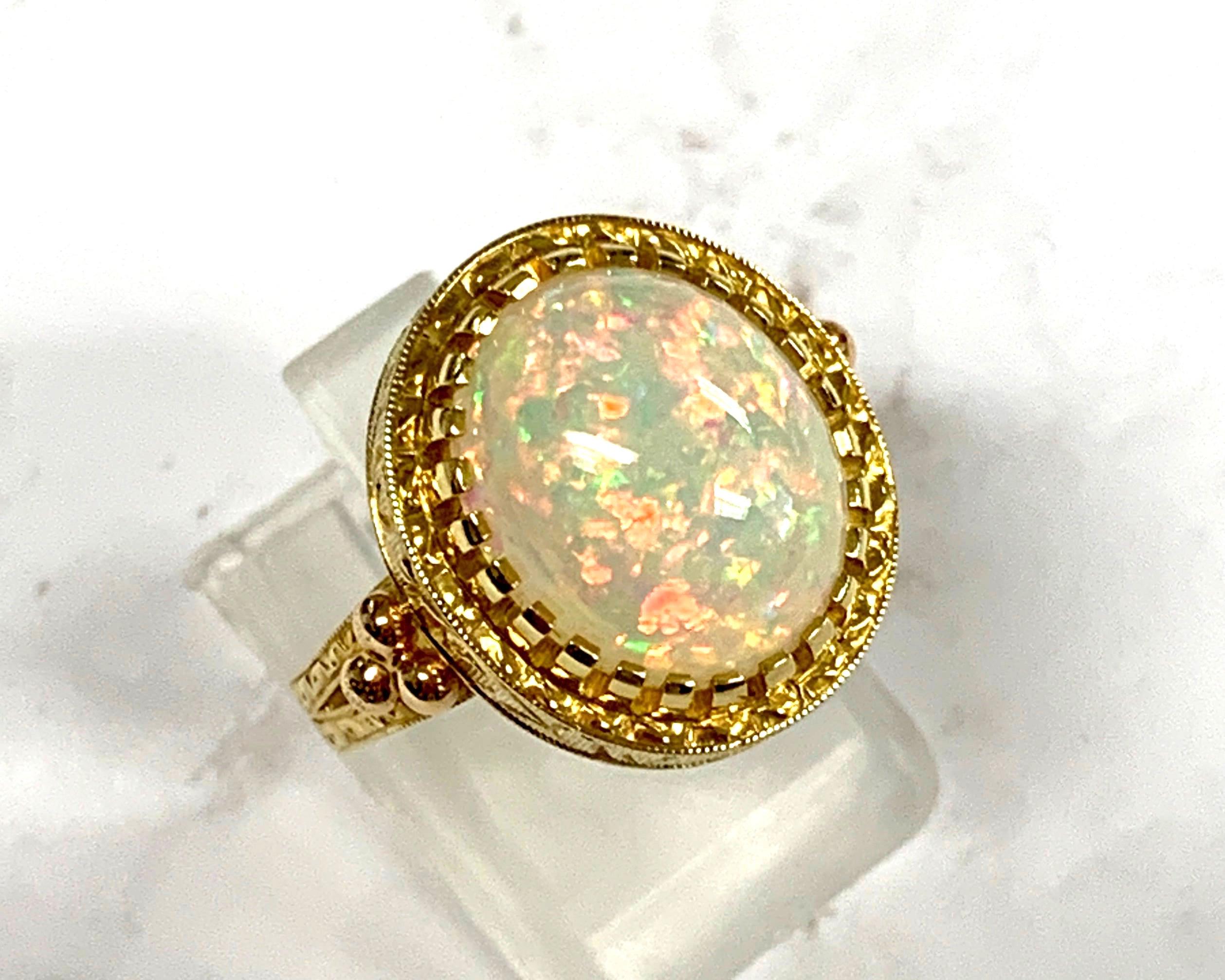 4,30 Karat Opal in handgefertigtem Ring aus 18 Karat Gelbgold (Cabochon) im Angebot