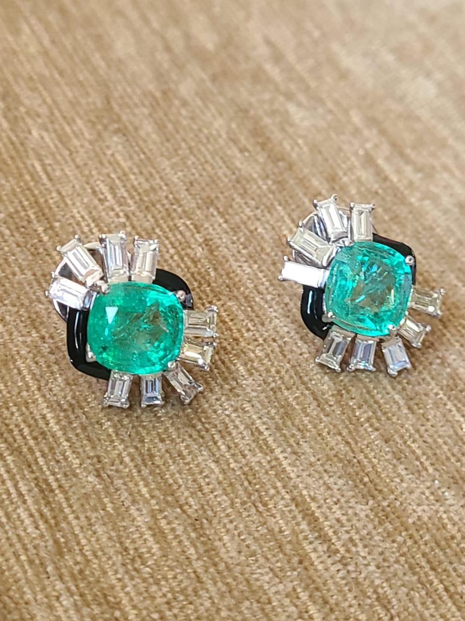 Art Deco 4.30 Carats, Columbian Emerald, Black Enamel & Diamonds Art-Deco Stud Earrings