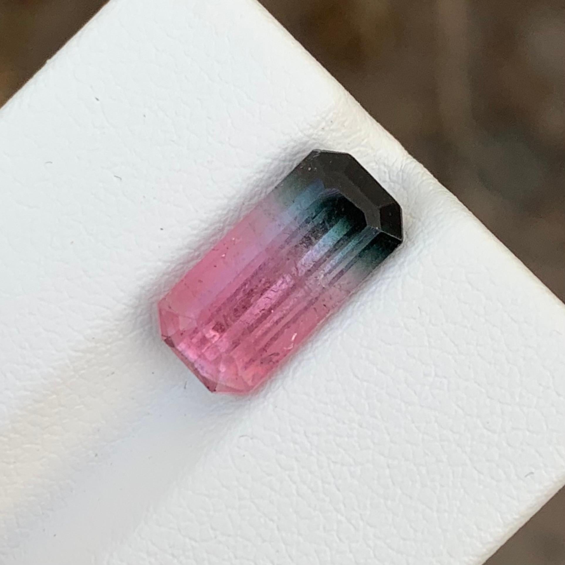 4.30 Carats Natural Loose Tri Color Tourmaline Gemstone For Jewellery Making  For Sale 8
