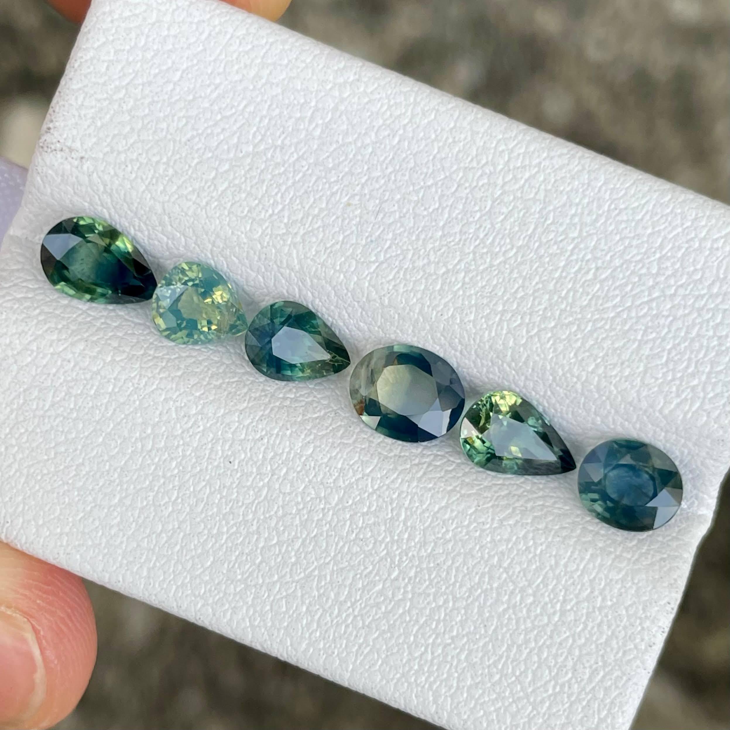4.30 Carats Parti Sapphire Stones 6 Piece Gemstones Lot from Madagascar In New Condition For Sale In Bangkok, TH