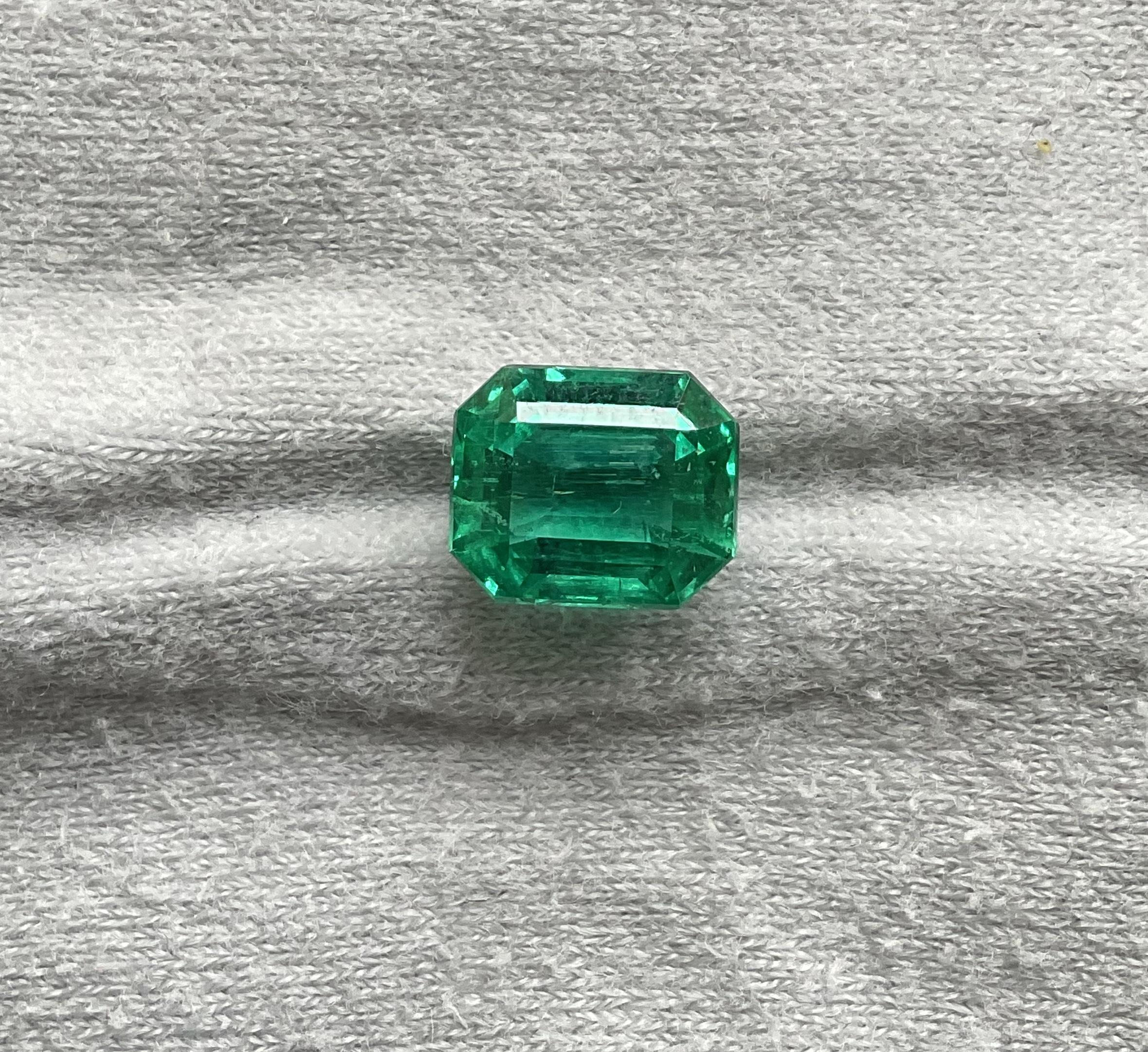 4.30 Carats Zambia Emerald Octagon Cut Stone For Fine jewelry Ring Natural Gem

Gemstone : Emerald
Weight: 4.30 carats
Size: 10x8.5x6
Pieces: 1
Shape: Octagon