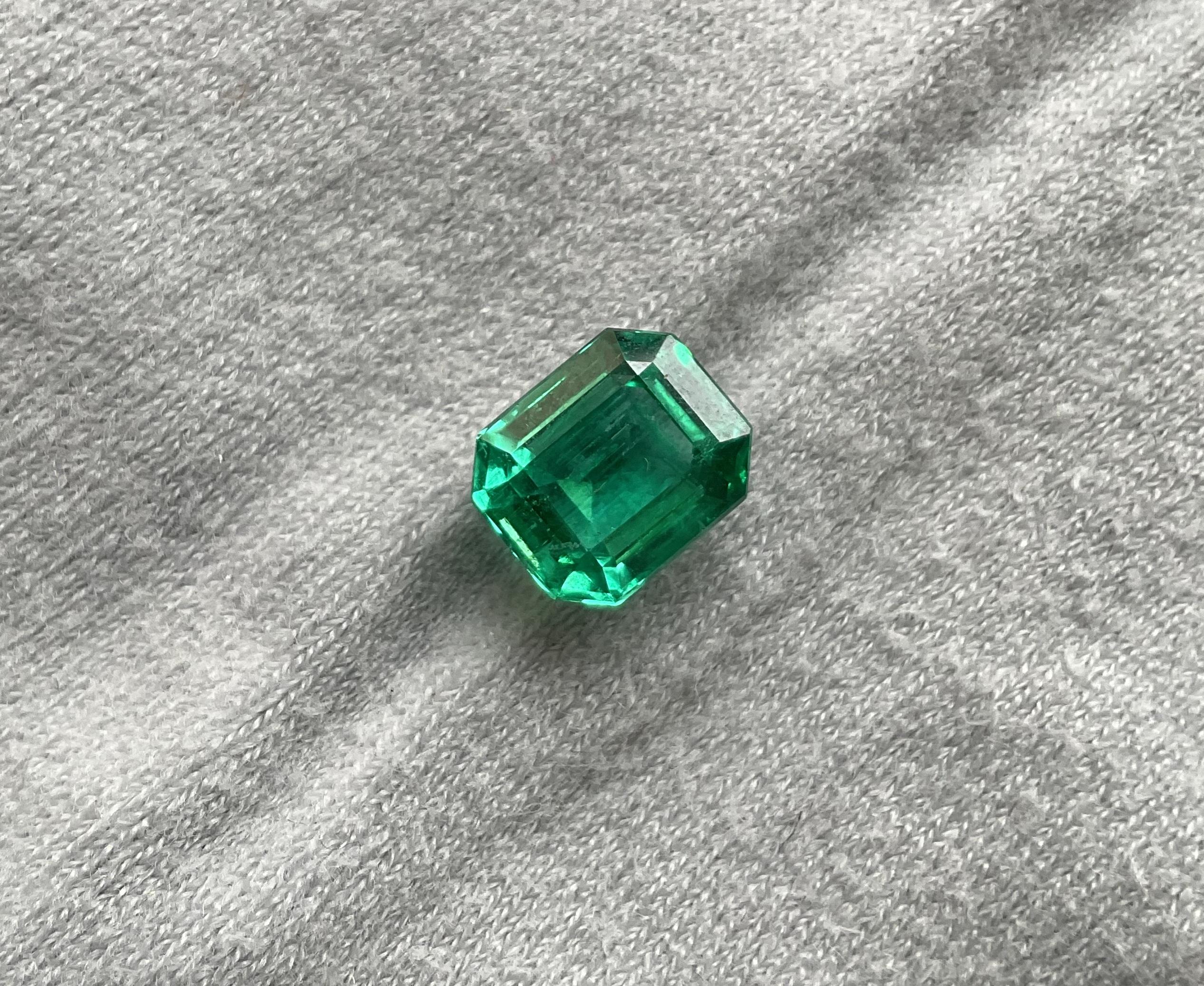 Art Deco 4.30 Carats Zambia Emerald Octagon Cut Stone For Fine jewelry Ring Natural Gem For Sale
