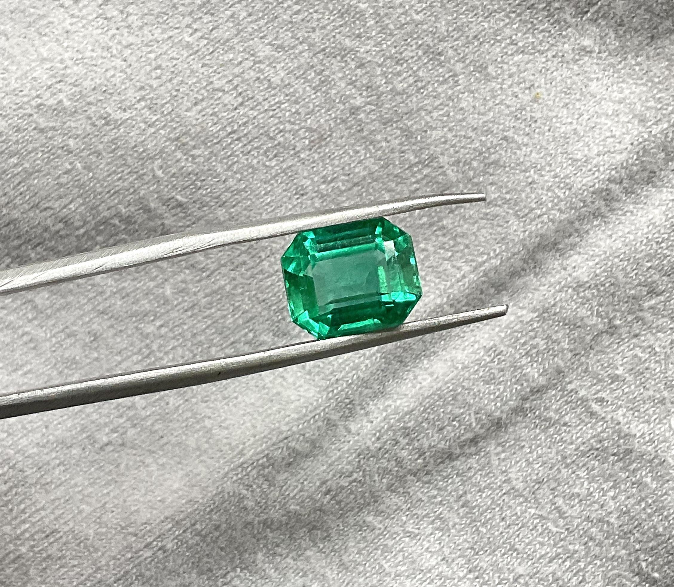 4.30 Carats Zambia Emerald Octagon Cut Stone For Fine jewelry Ring Natural Gem In New Condition For Sale In Jaipur, RJ