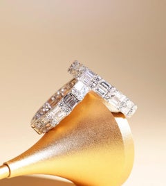 4.30 Ct Round Brillant / Baguettes Diamonds 18K Gold Hoops Earrings