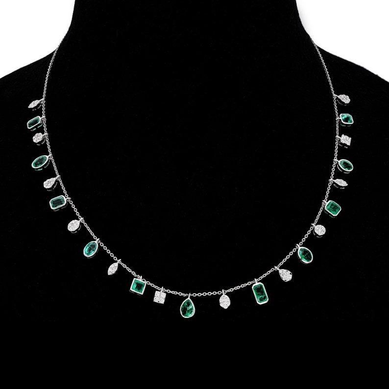4,30 cts. Collar Gargantilla Esmeralda Natural, Oro Blanco 18k Bisel Diamante Natural en Nuevo Estado en jaipur, IN