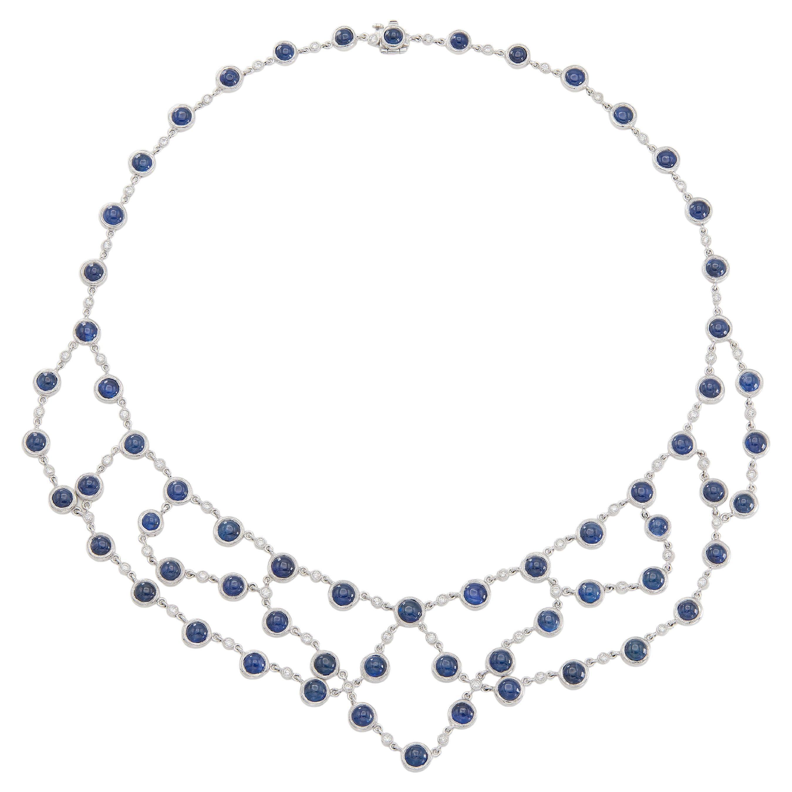 43.00 Carat Cabochon Sapphire Necklace with Diamonds (Collier de saphir cabochon avec diamants) en vente