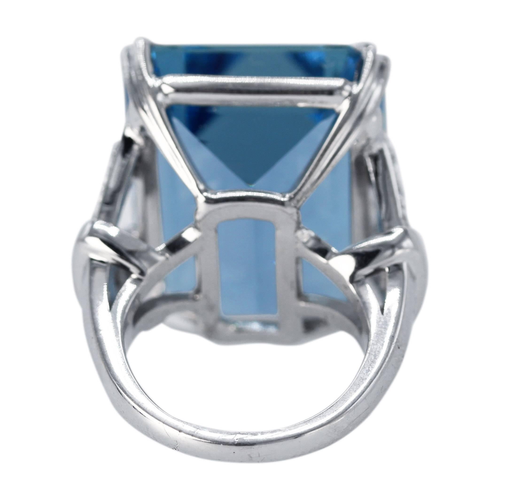 43.08 Carat Aquamarine and Diamond Ring In Excellent Condition For Sale In Atlanta, GA