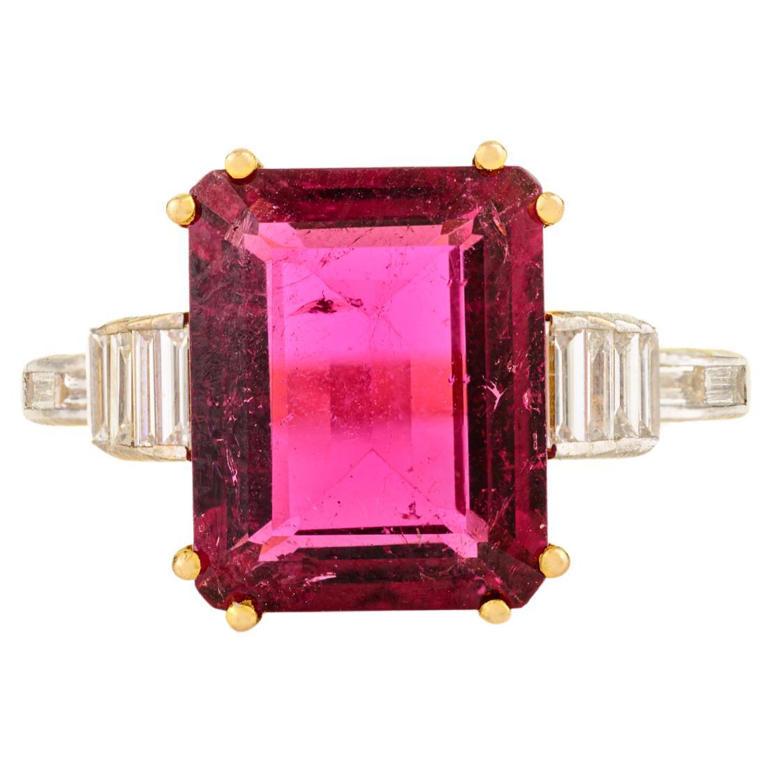 4.30CT Art Deco Style Ruby and Baguette Diamond Cocktail Ring in 14k Yellow Gold (Bague cocktail rubis et diamant baguette en or jaune 14k)