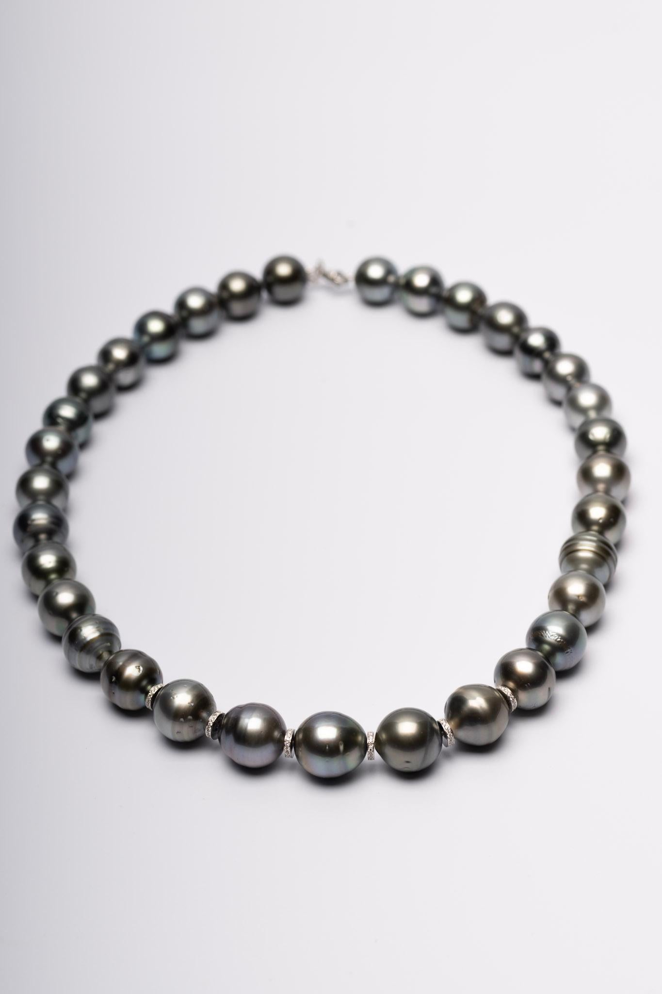 Women's or Men's 430ct Tahitian Pearls & White Diamonds in 18K Gold For Sale