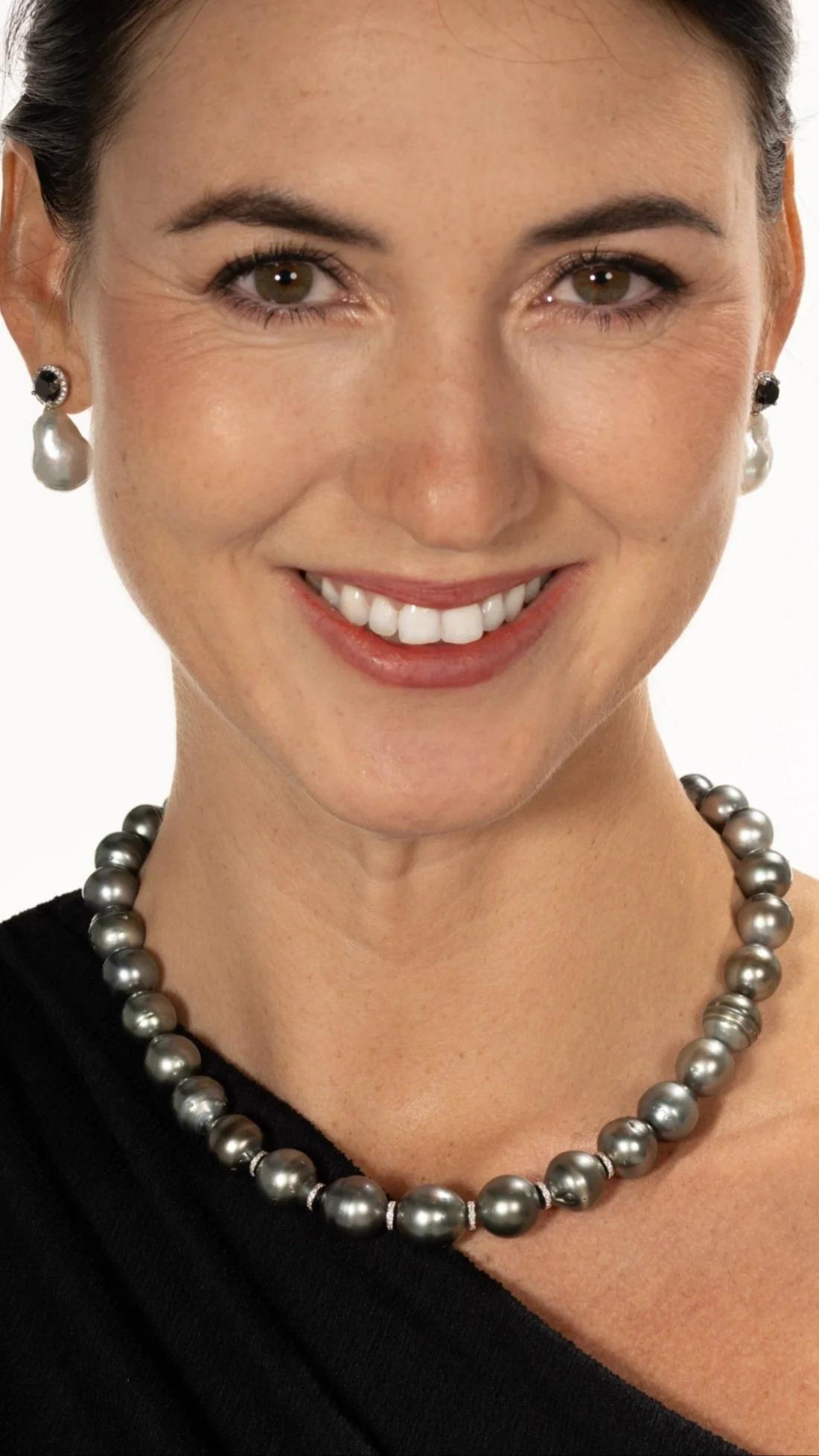 430ct Tahitian Pearls & White Diamonds in 18K Gold For Sale 2