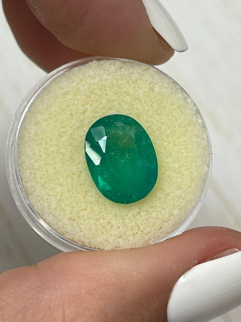 4.31 carati di smeraldo colombiano verde intenso con taglio ovale - gemma di nascita di maggio In condizioni Nuovo in vendita a Jupiter, FL
