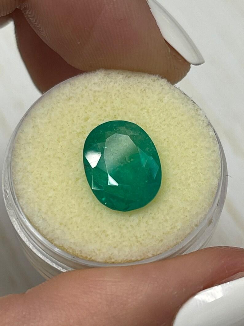 da uomo o donna 4.31 carati di smeraldo colombiano verde intenso con taglio ovale - gemma di nascita di maggio in vendita