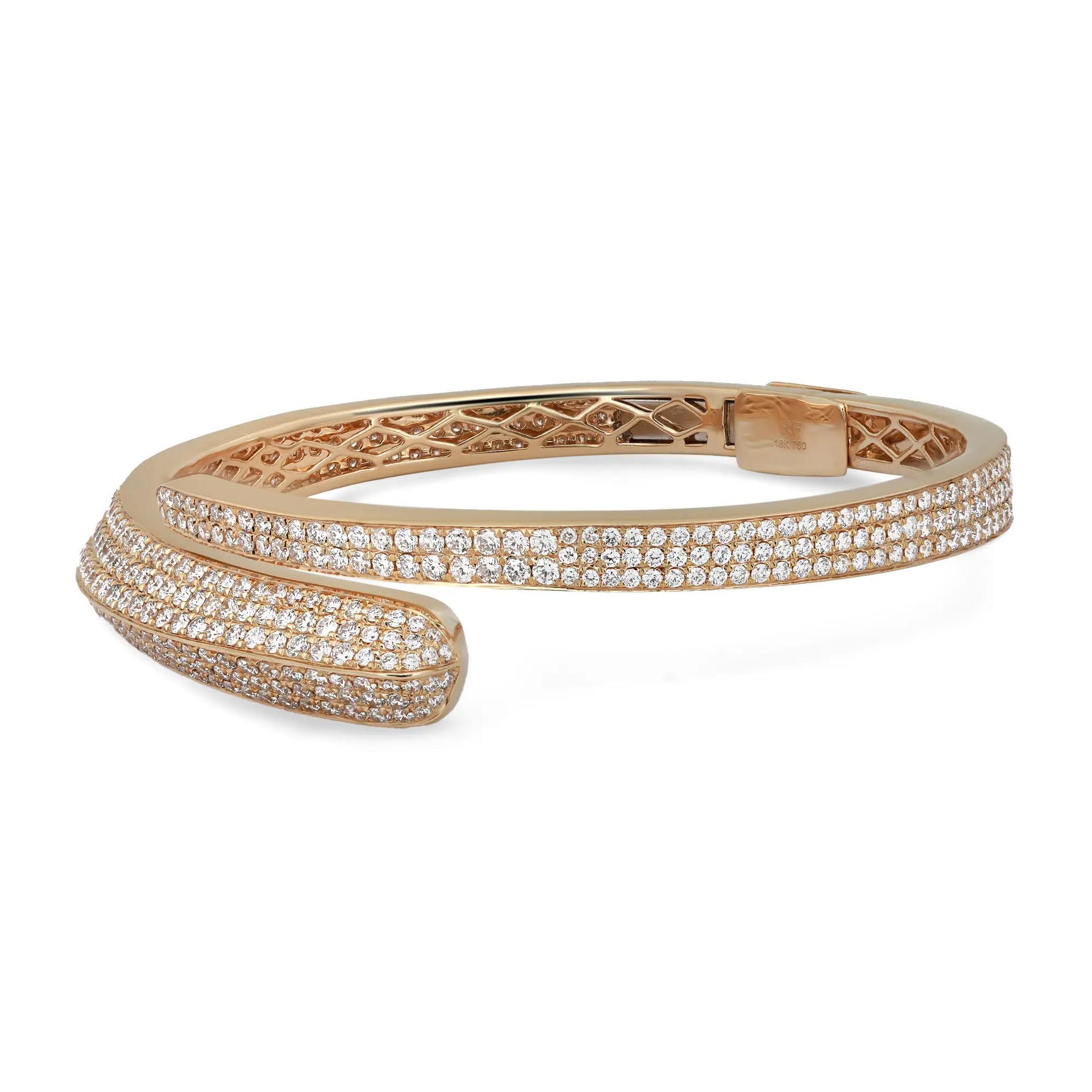 Round Cut 4.31 Carat Diamond Pavé Statement Bangle Bracelet 18K Yellow Gold  For Sale