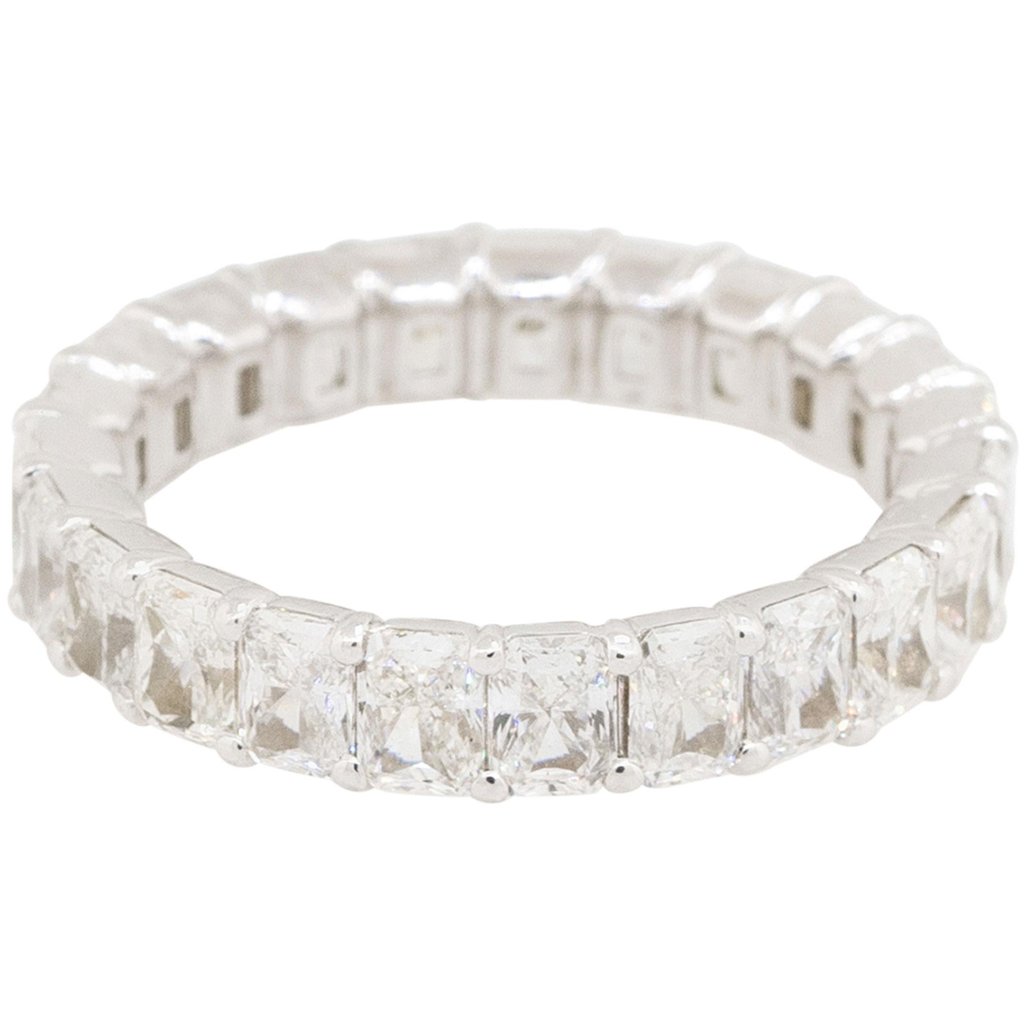 4.31 Carat Radiant Cut Diamond Eternity Band 14 Karat in Stock For Sale 1