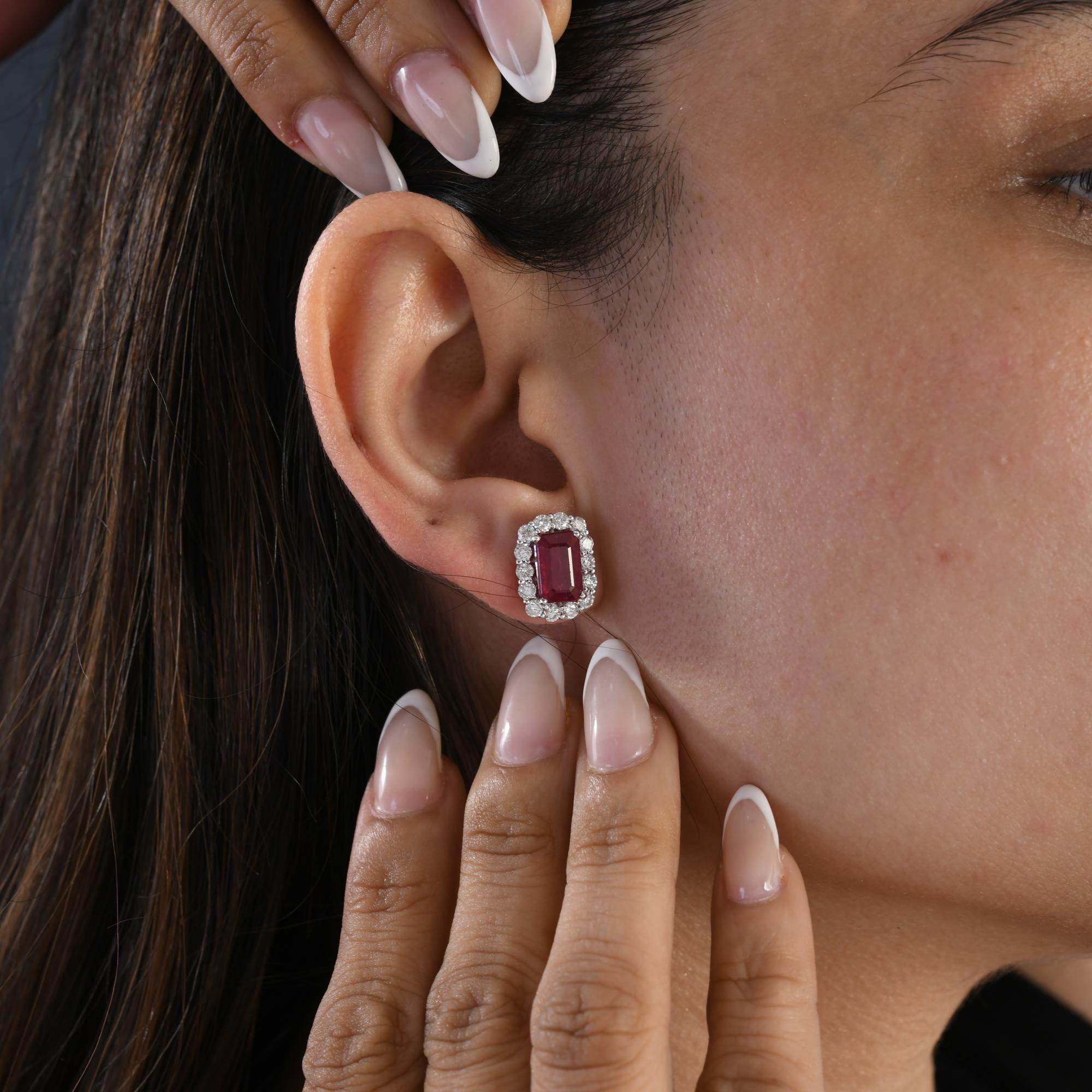 4.31 Carat Ruby Gemstone 1.28 Carat SI/H Diamond Earrings 18 Karat White Gold In New Condition For Sale In Diera, Dubai