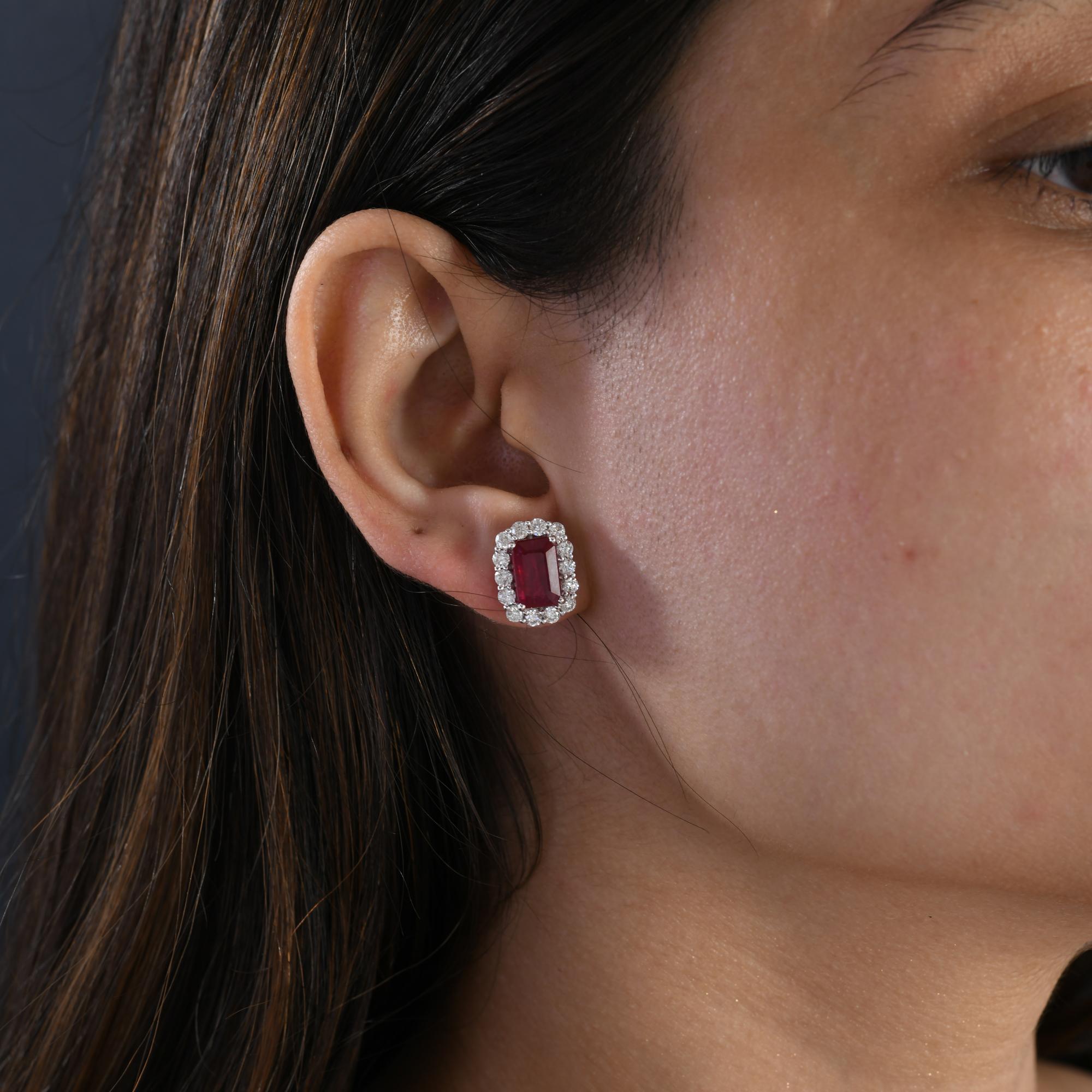 4.31 Carat Ruby Gemstone 1.28 Carat SI/H Diamond Earrings 18 Karat White Gold For Sale 1