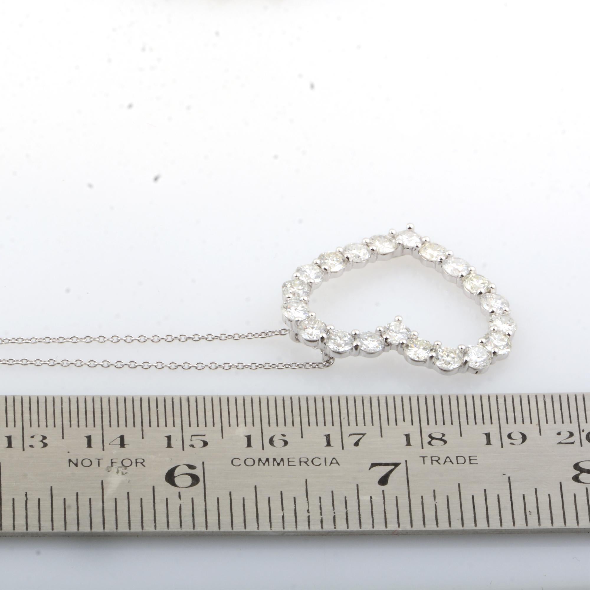 Round Cut 4.31 Carat SI Clarity H Color Pave Diamond Heart Charm Pendant Necklace 14k Gold For Sale