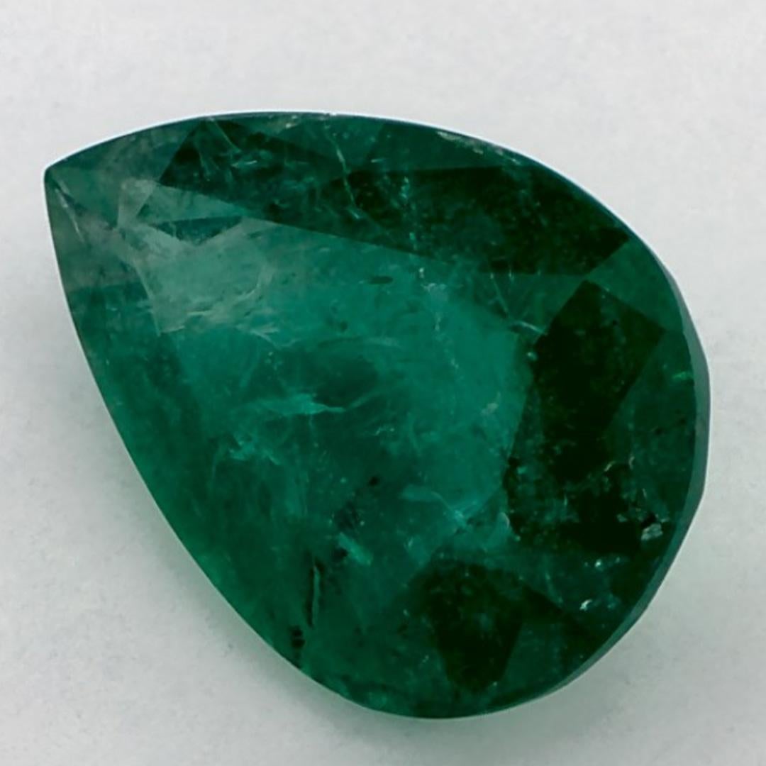 Con un vibrante tono verde, la piedra de nacimiento de mayo es un símbolo del renovado crecimiento primaveral. 

Explora la vibrante colección de esmeraldas, rubíes y zafiros de nuestra tienda, disponibles como gemas sueltas y combinadas con nuestra
