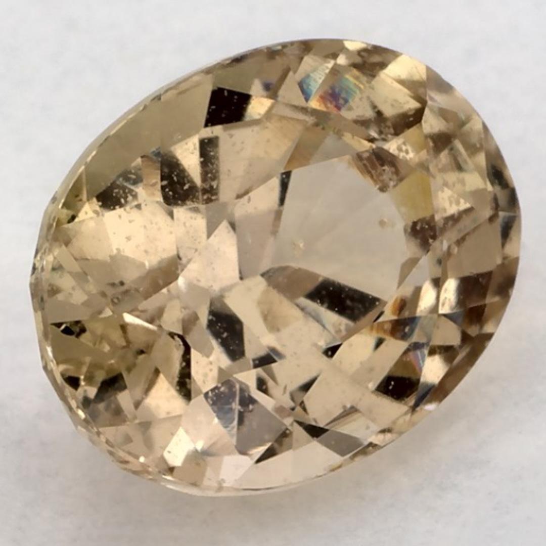 Ce saphir jaune naturel offre élégance et sophistication. Avec sa riche saturation des couleurs et sa coupe précise, il constitue la pièce maîtresse parfaite pour une bague de fiançailles ou une création de joaillerie de luxe.

🔹 Traitement :