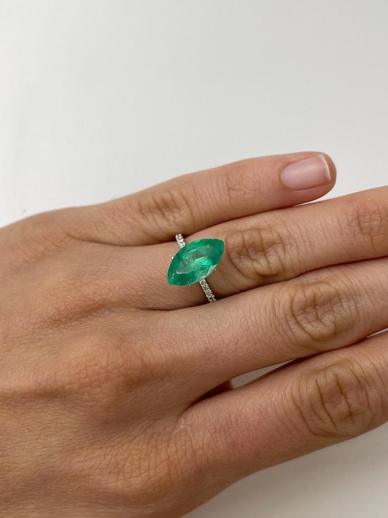 4.31ct 15x9 Natural Colombian Green Emerald - Marquise Cut Earth Mined Gemstone For Sale 3