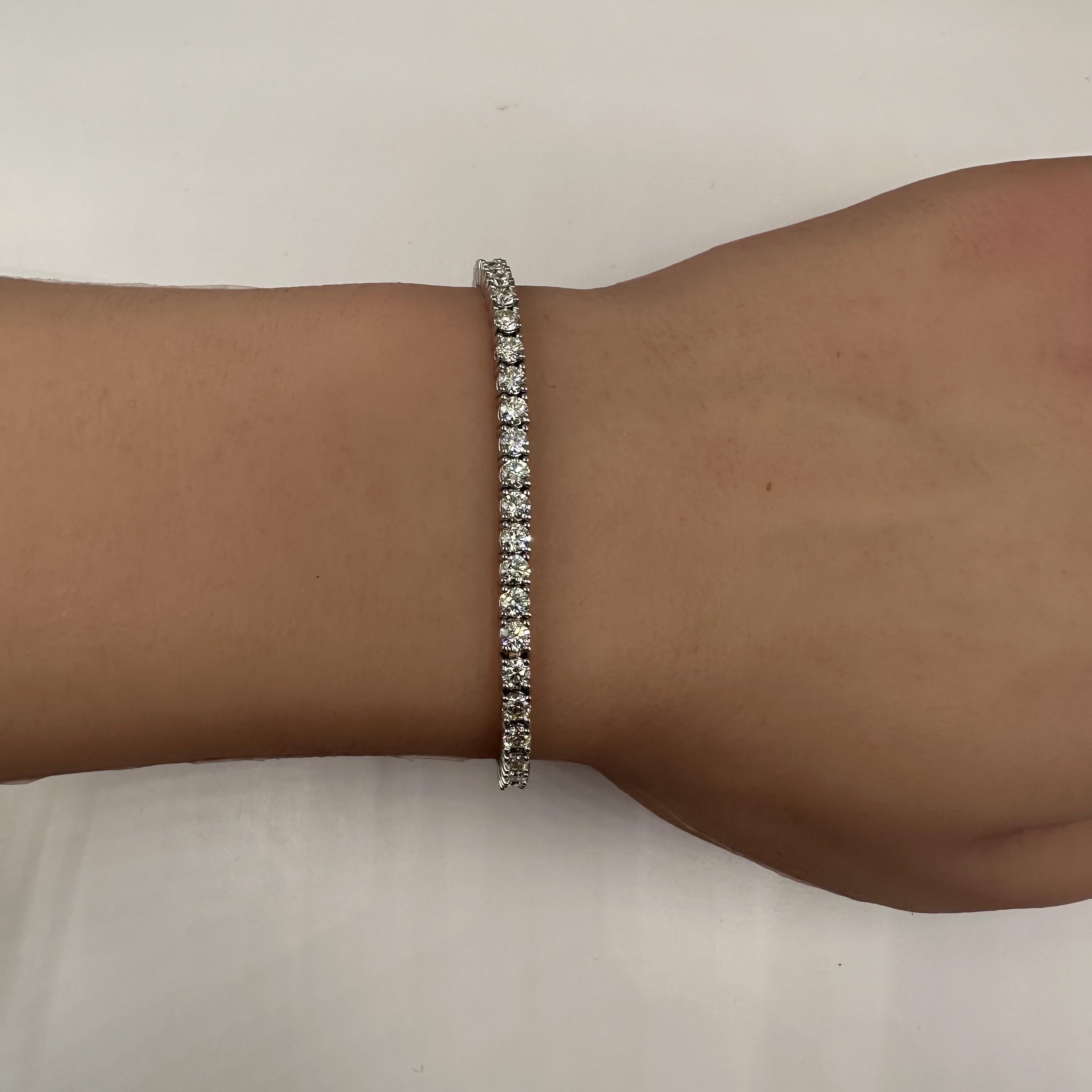 4.31ctw Diamond Tennis Bracelet in 14kt White Gold - HI VS Round Diamonds, 7