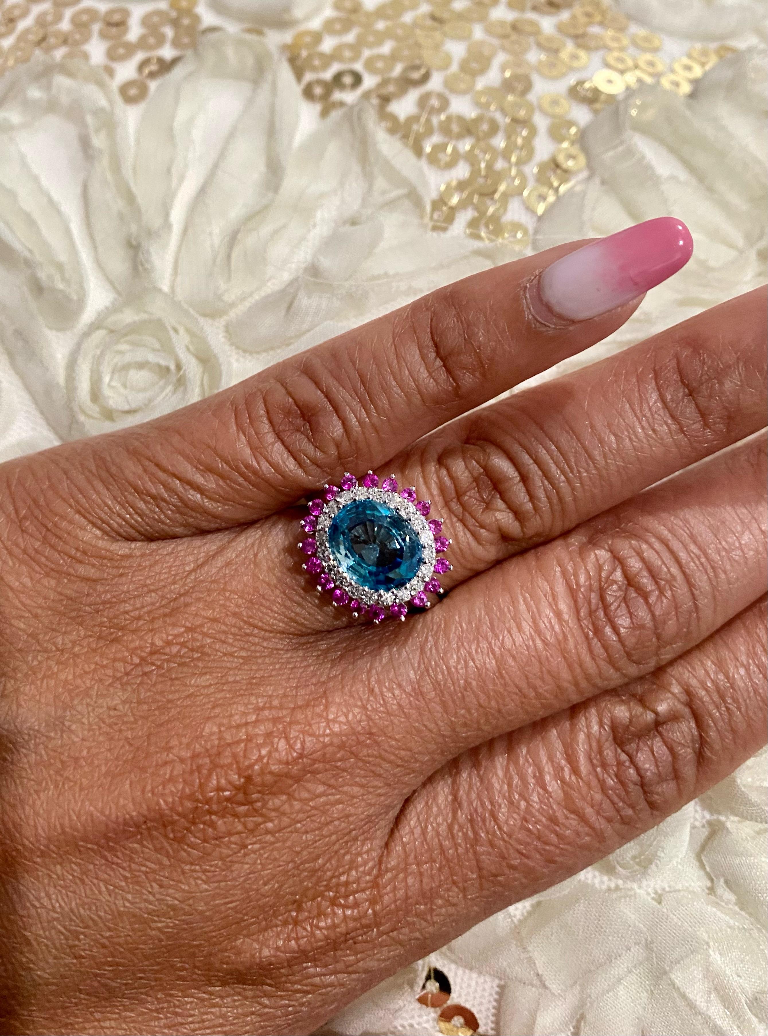 Ring aus Weißgold mit 4,32 Karat blauem Zirkon, Saphir und Diamant im Zustand „Neu“ im Angebot in Los Angeles, CA