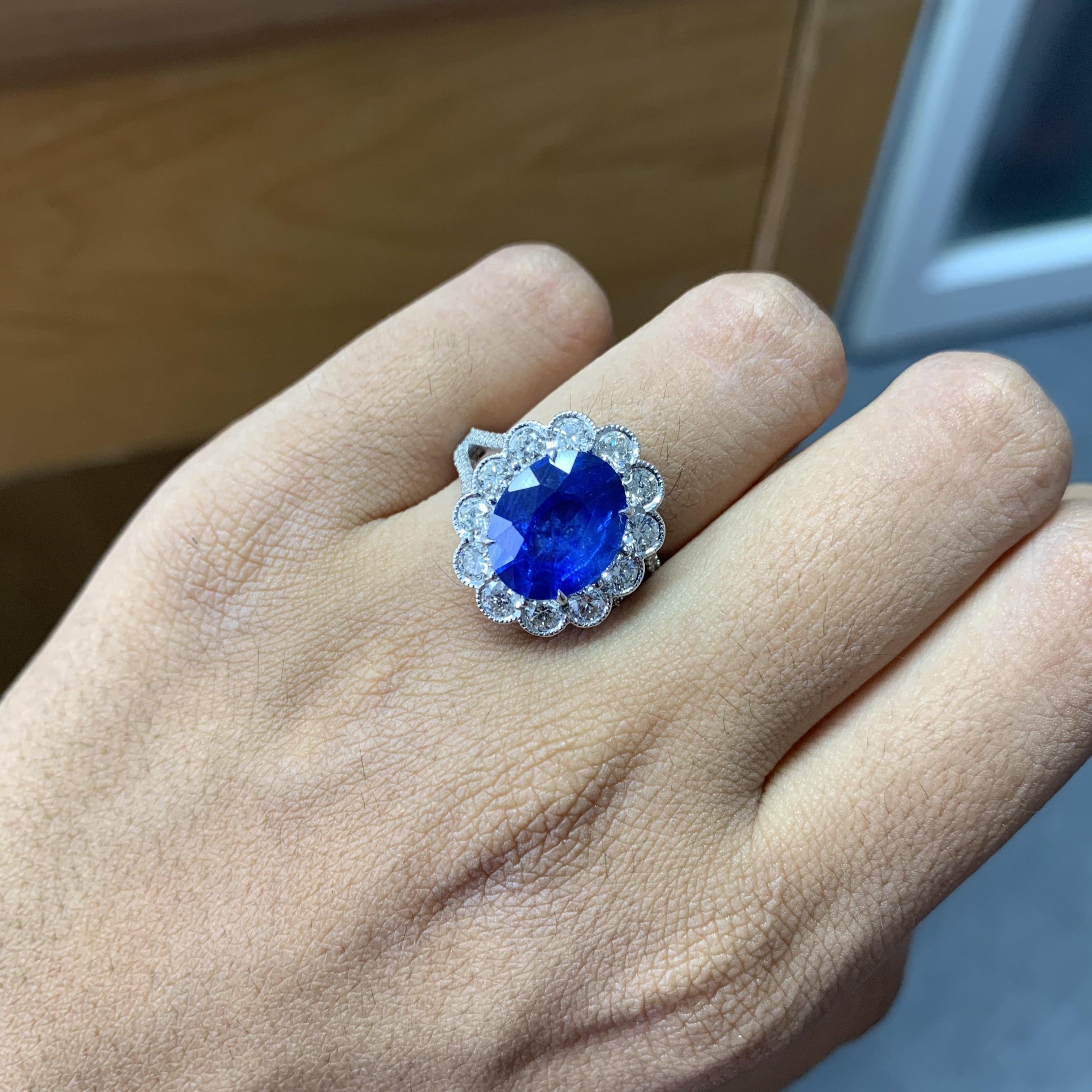 4.32 Carat Ceylon Royal Blue Sapphire Ring in 18K White Gold For Sale 2